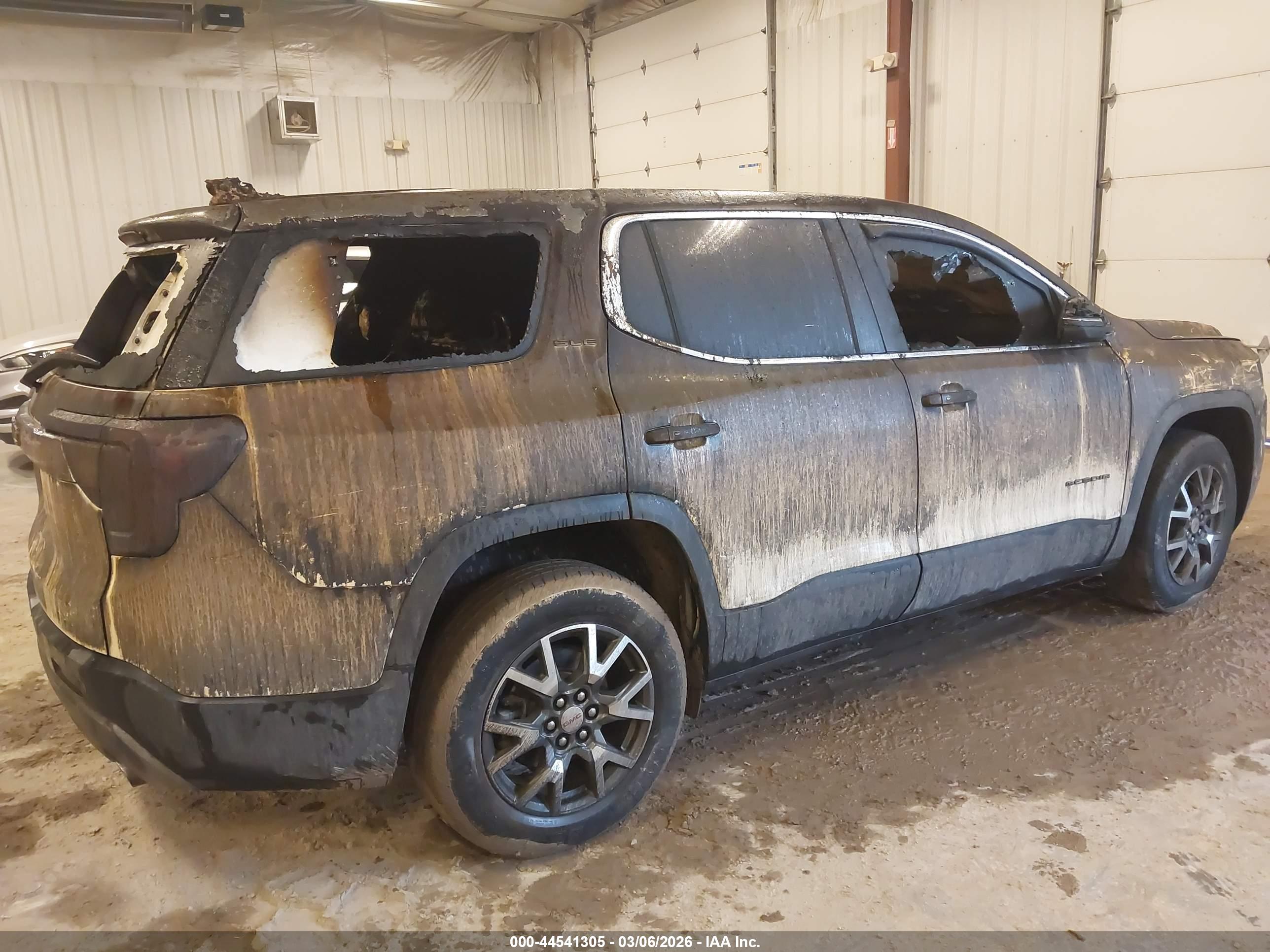 GMC ACADIA image 4
