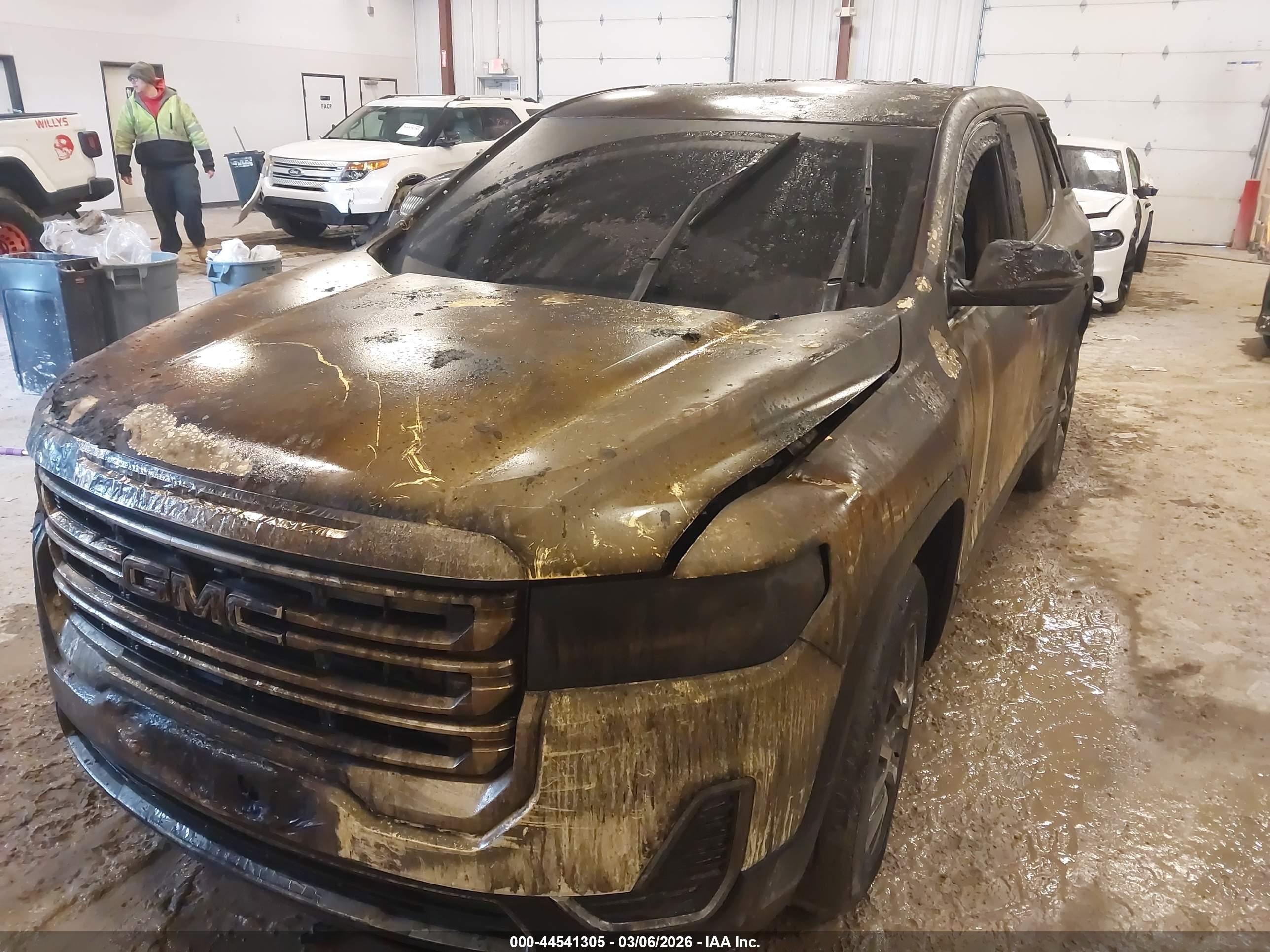 GMC ACADIA image 6