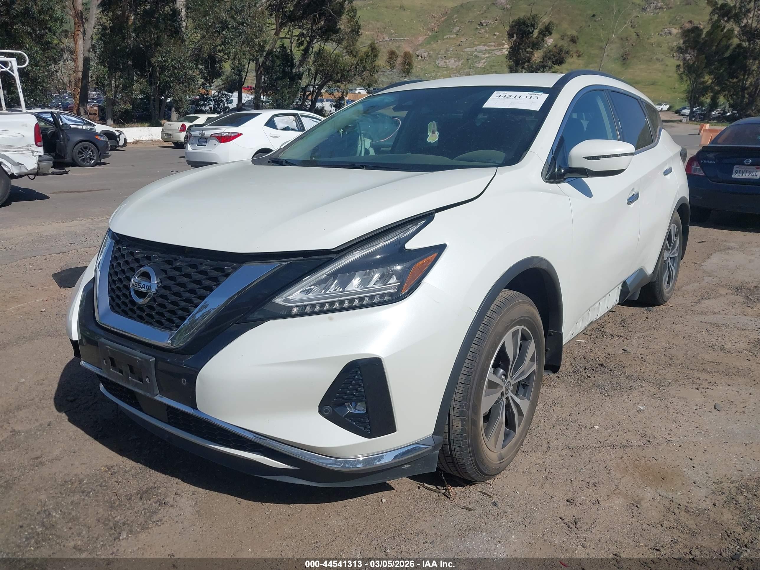 NISSAN MURANO image 2