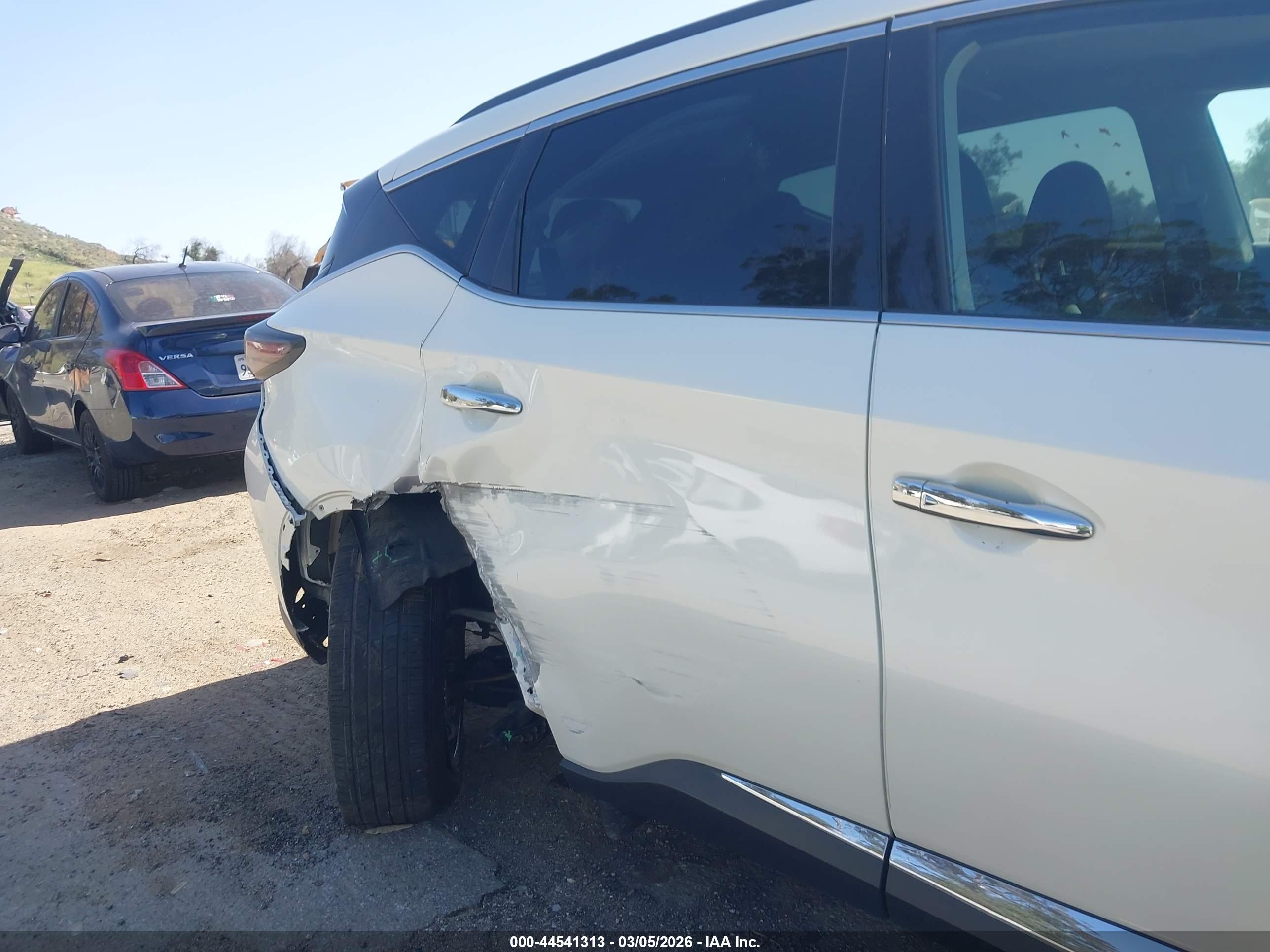 NISSAN MURANO image 6
