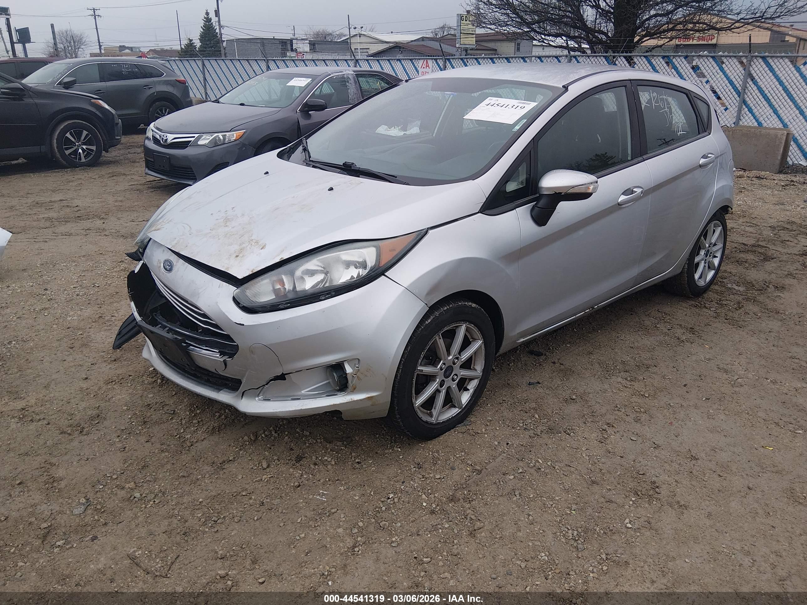 FORD FIESTA image 2