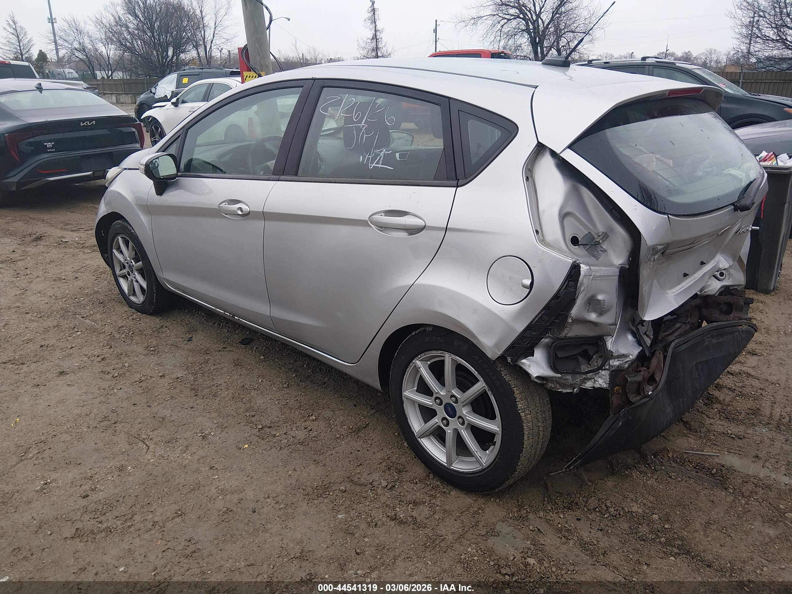 FORD FIESTA image 3