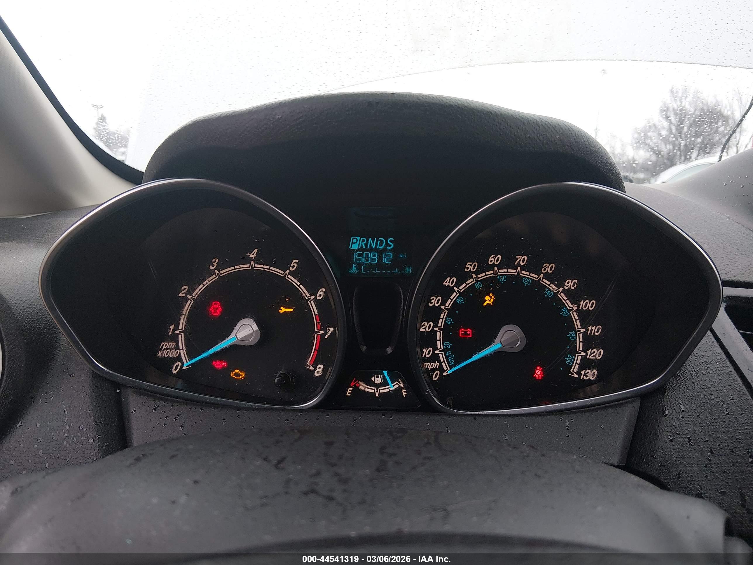 FORD FIESTA image 7