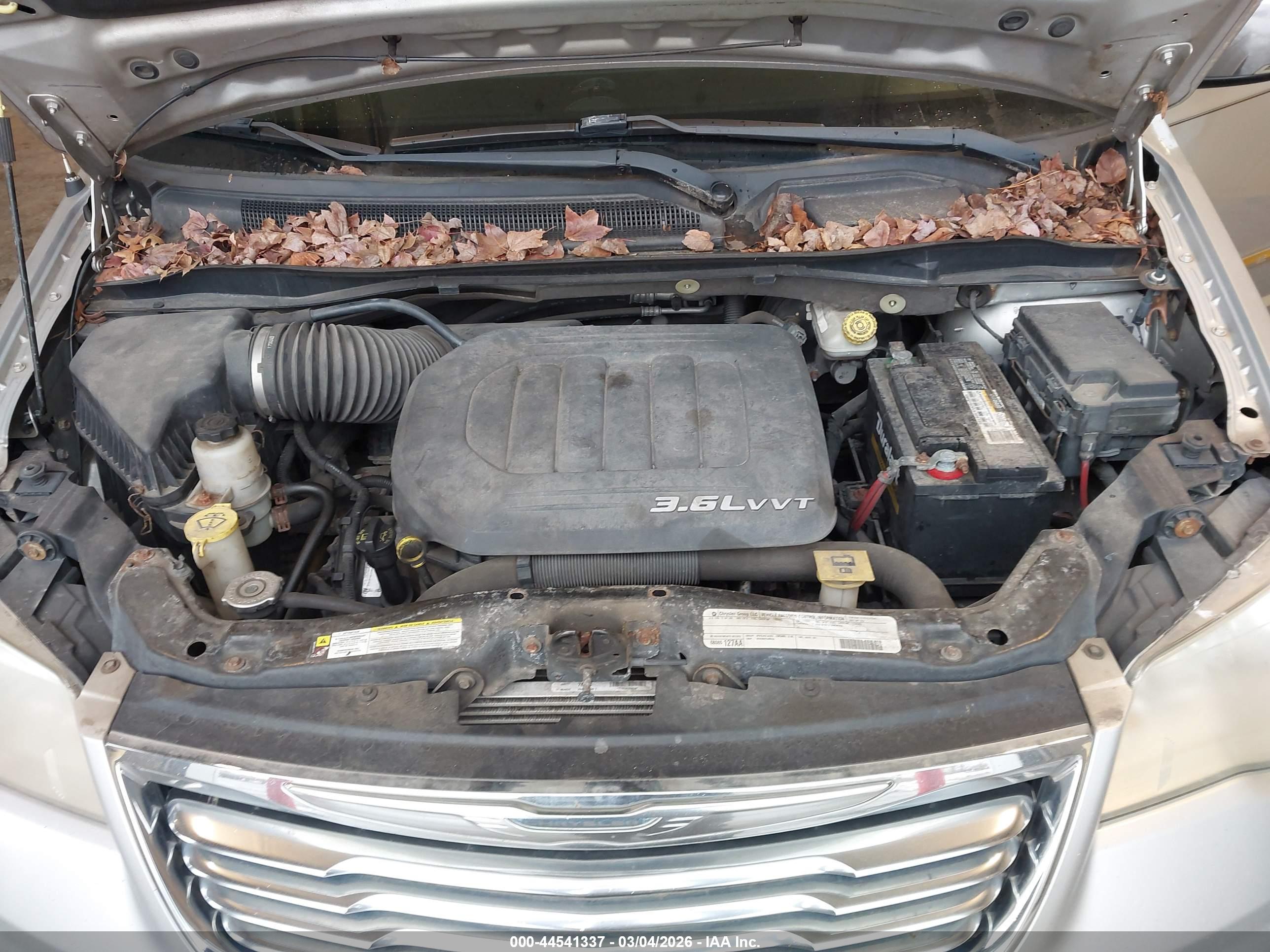CHRYSLER TOWN image 10