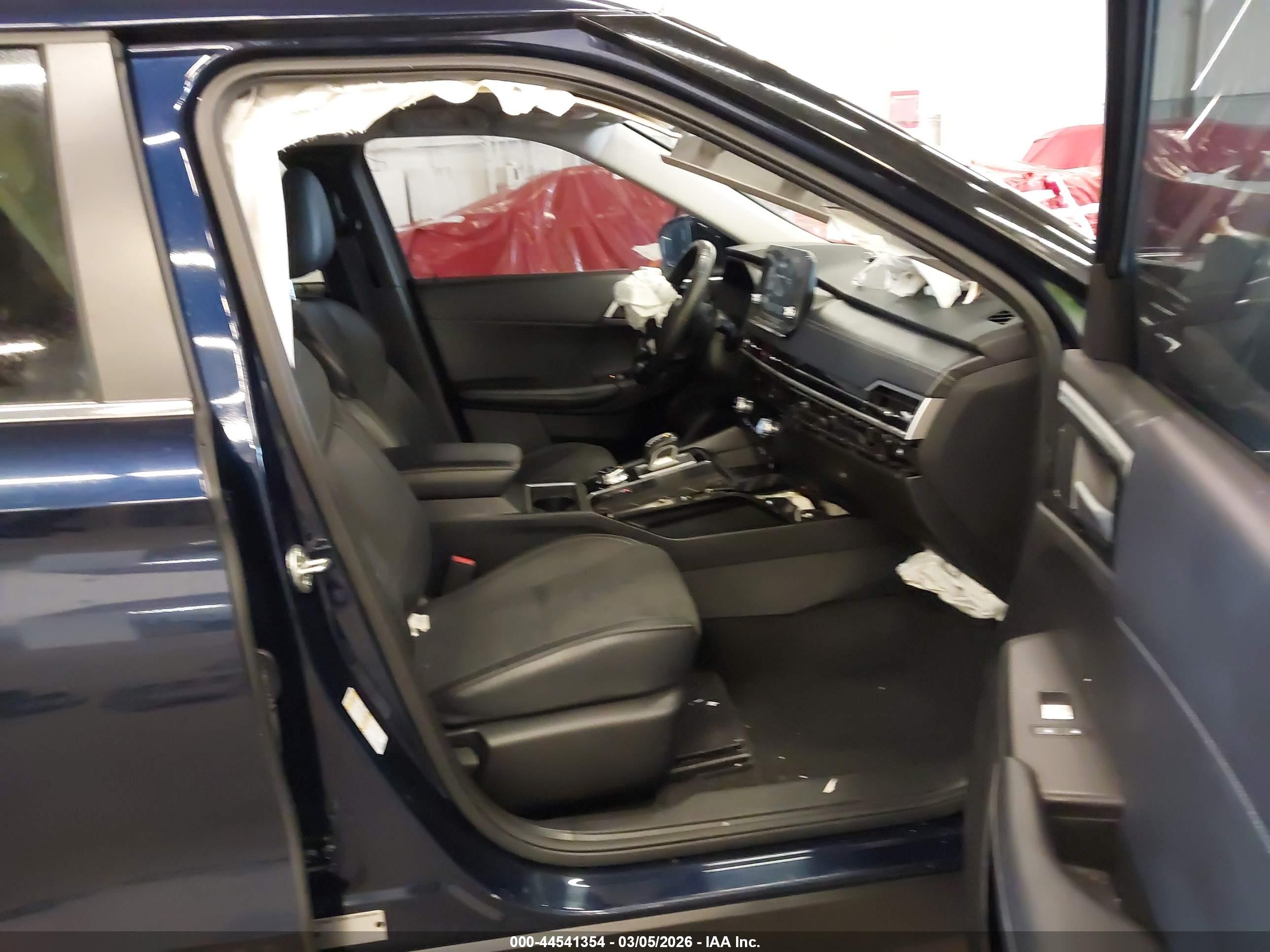 MITSUBISHI OUTLANDER image 5