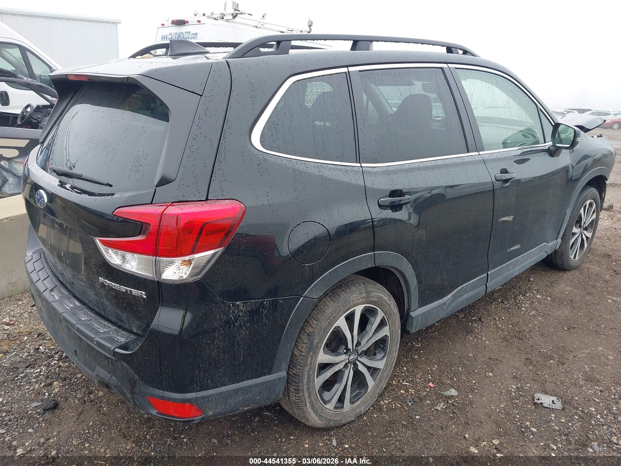 SUBARU FORESTER image 4