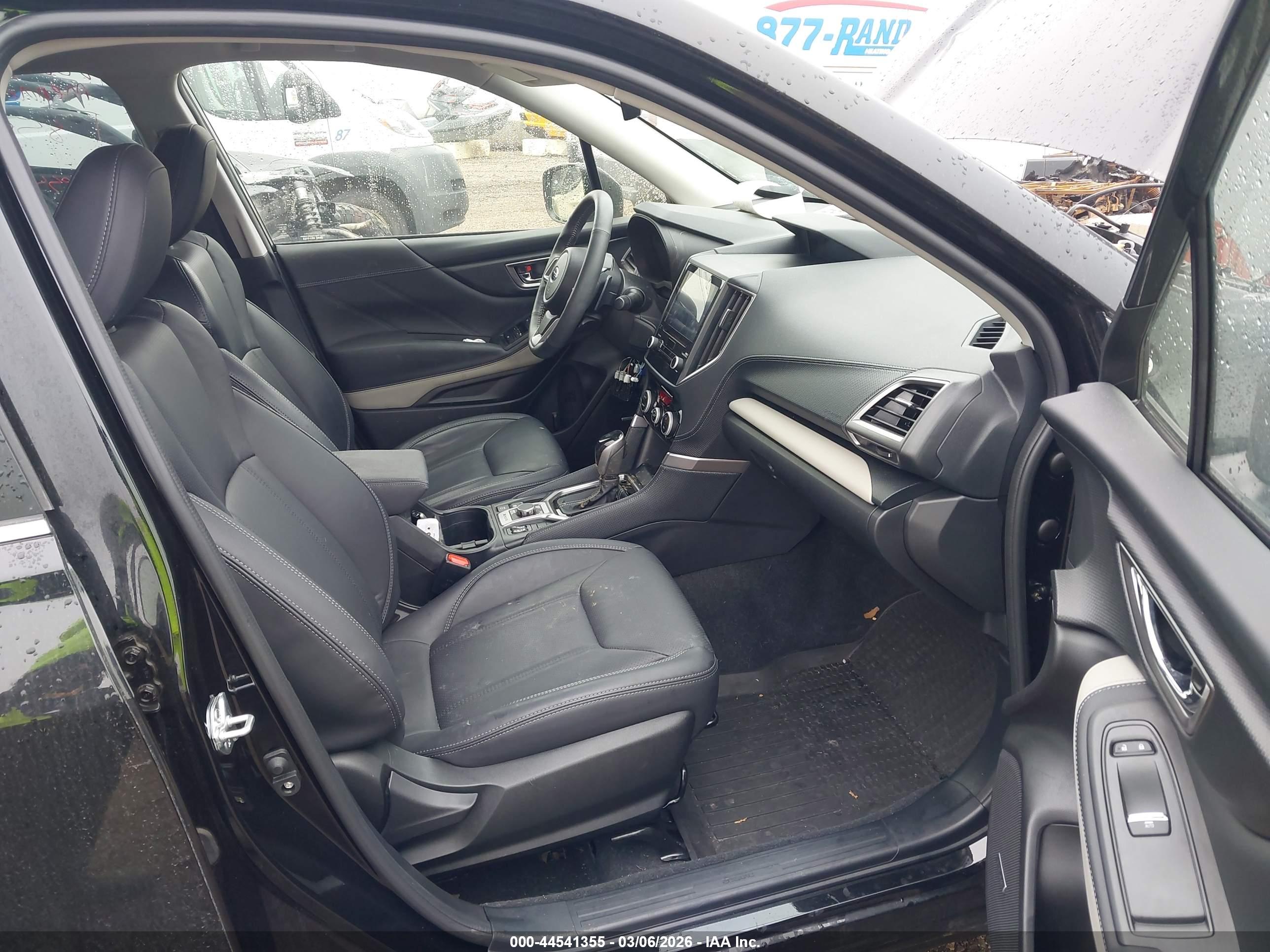 SUBARU FORESTER image 5
