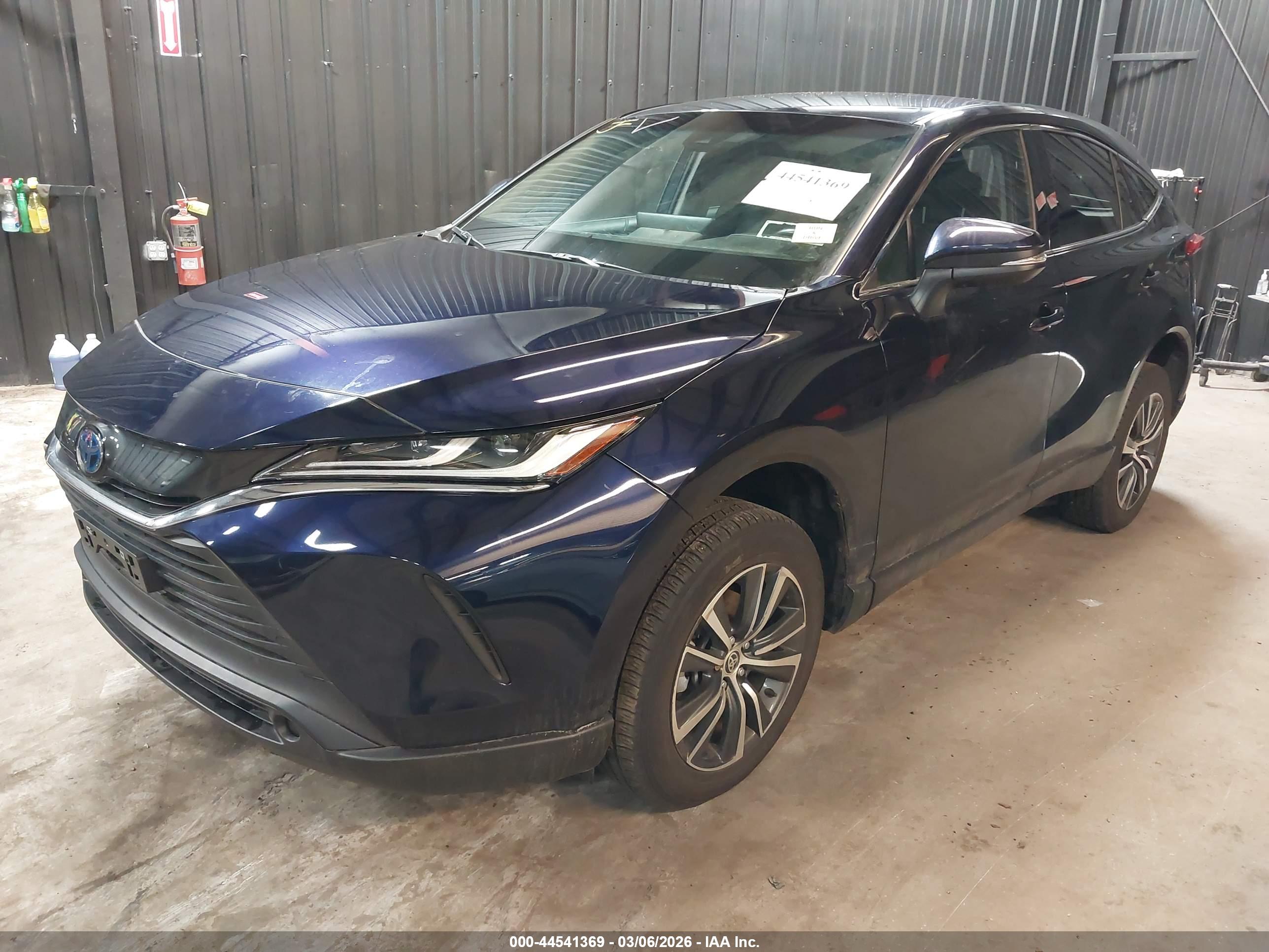 TOYOTA VENZA image 2