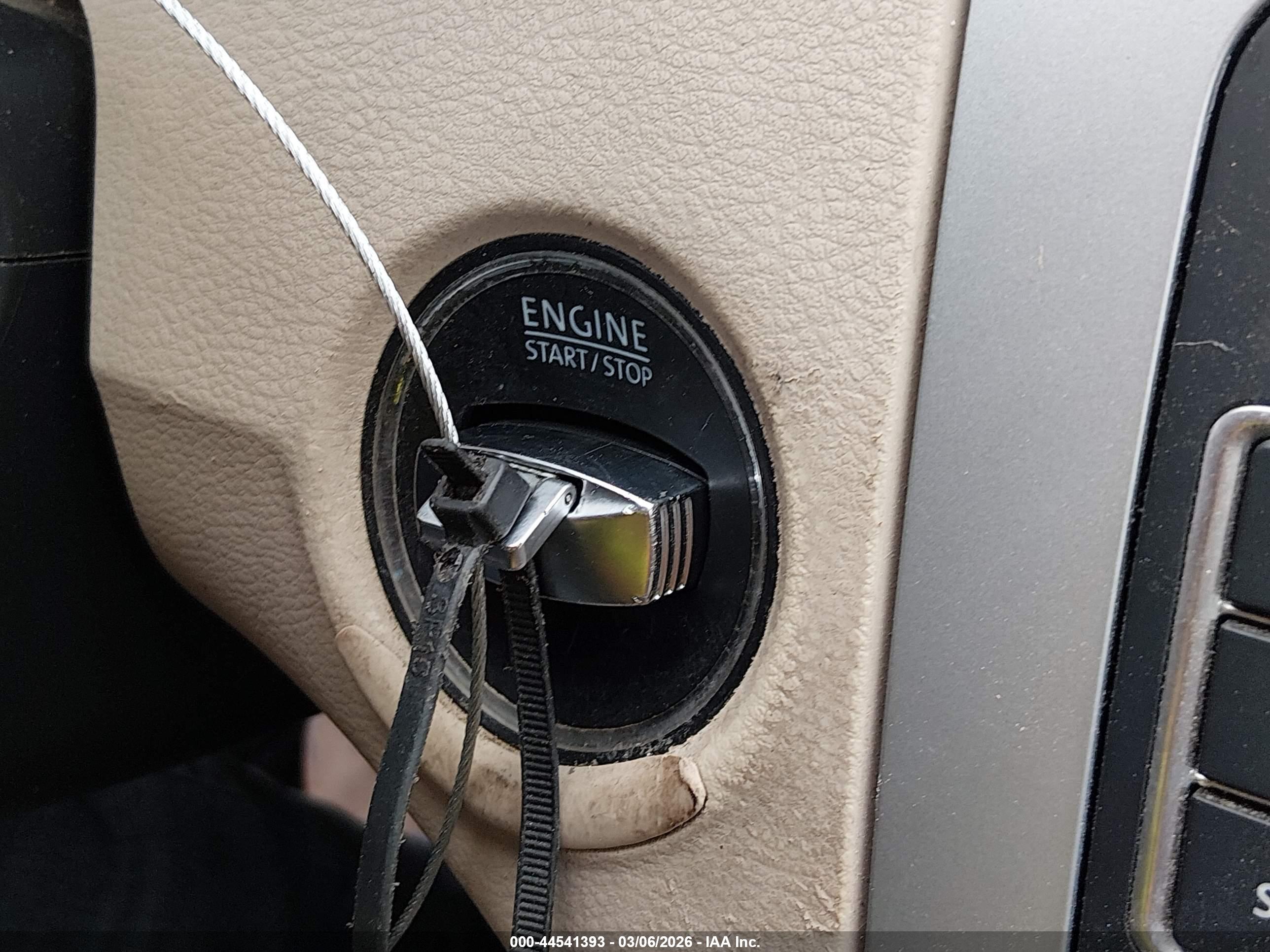 VOLKSWAGEN CC image 11