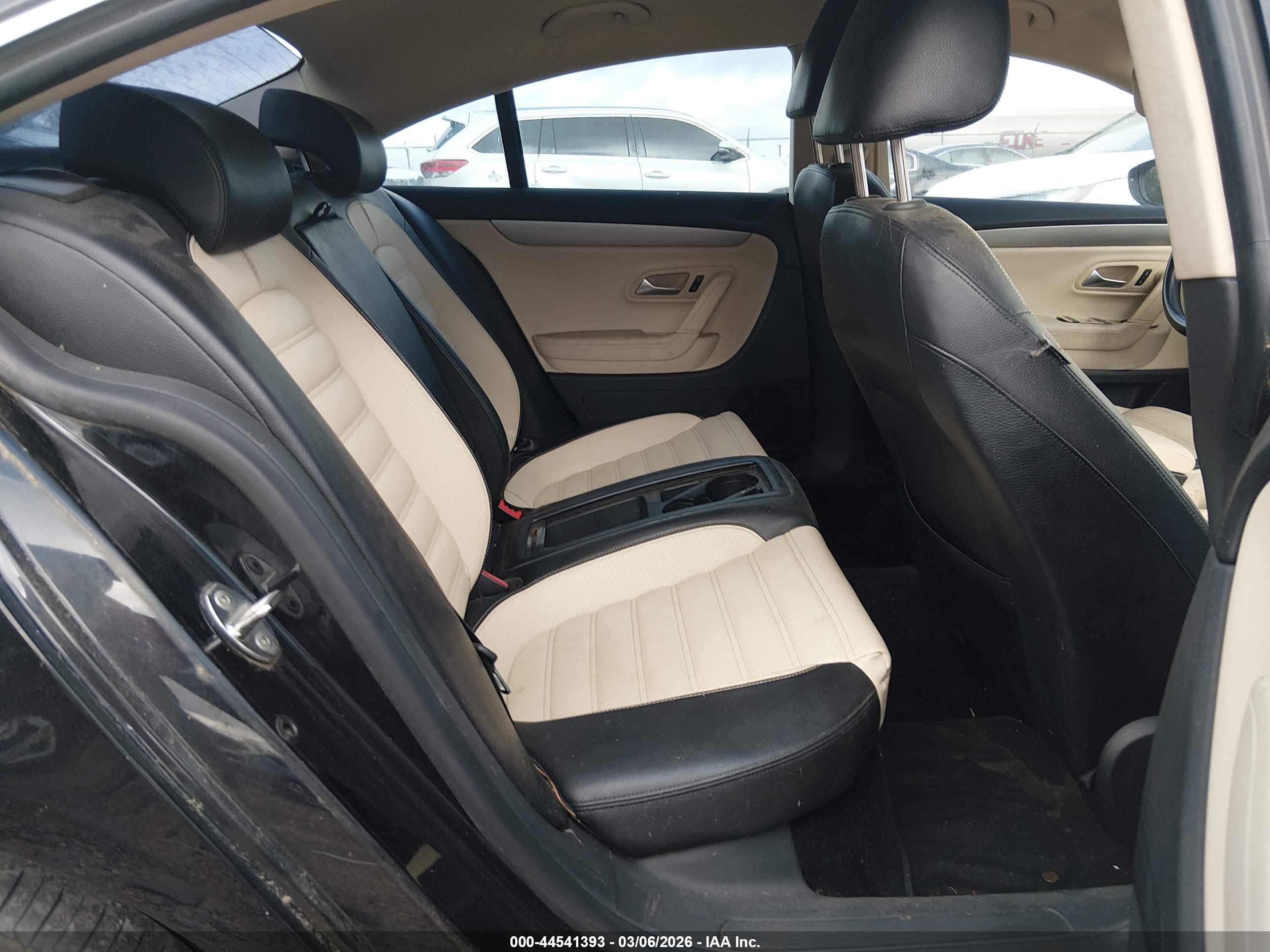 VOLKSWAGEN CC image 8