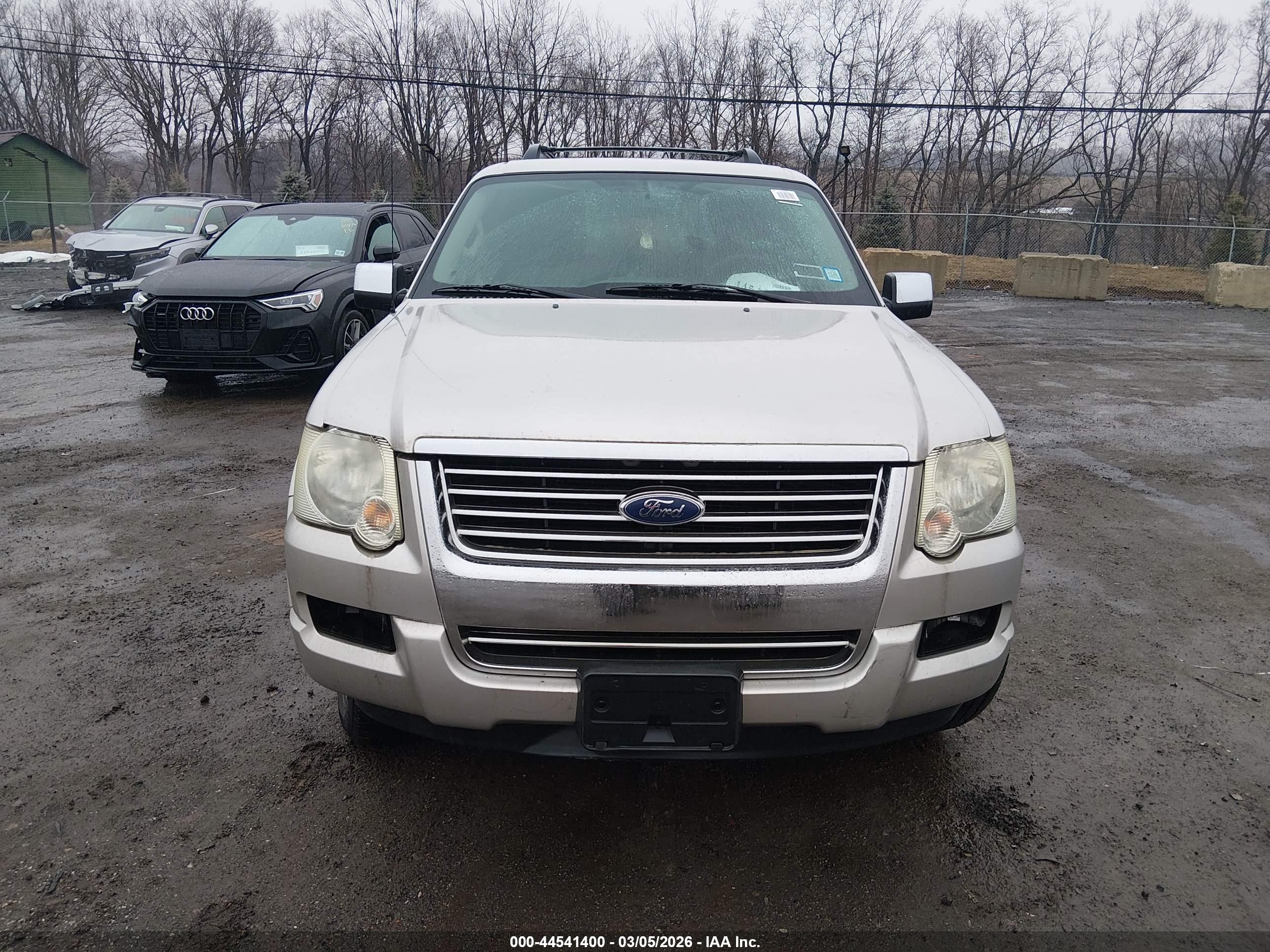 FORD EXPLORER image 6