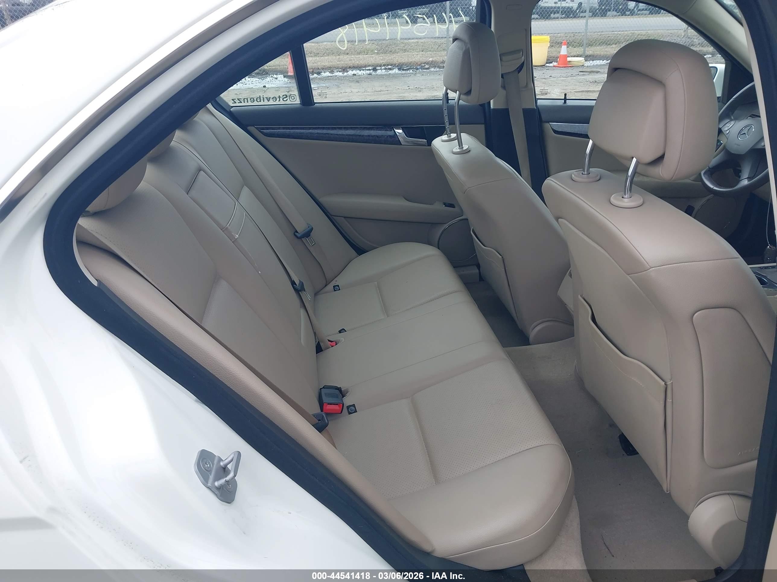 MERCEDES-BENZ C image 8