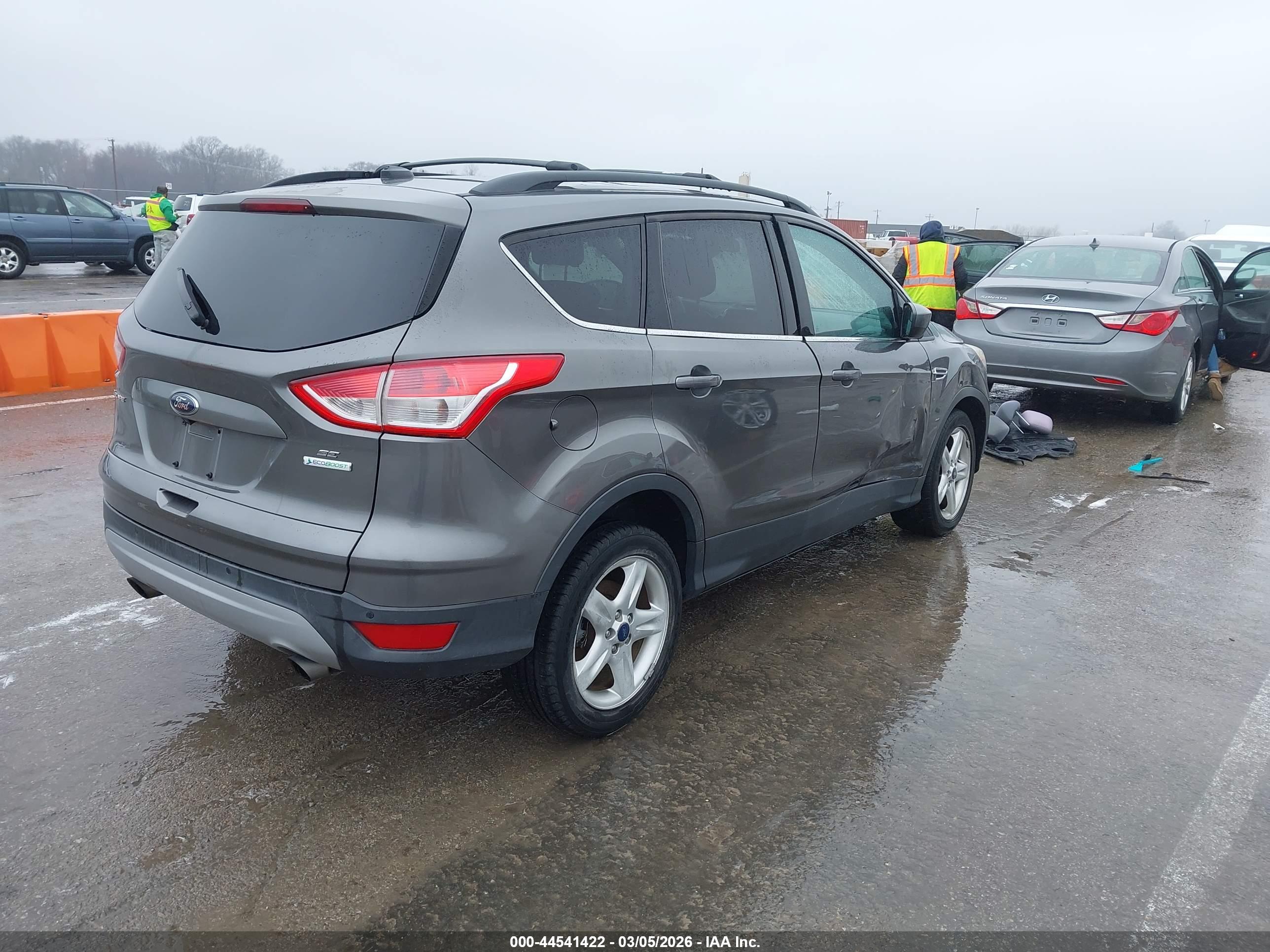 FORD ESCAPE image 4