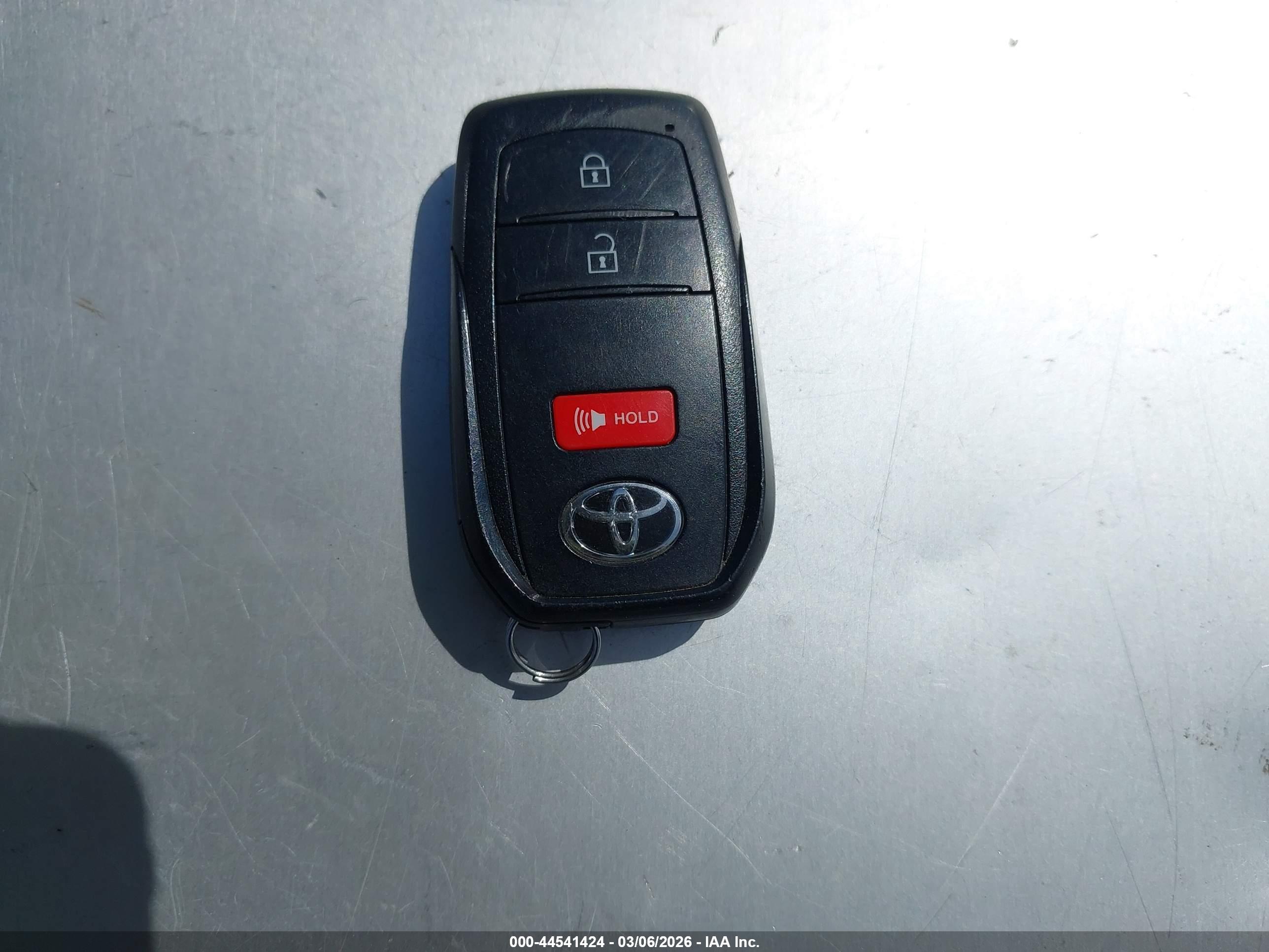 TOYOTA PRIUS image 11