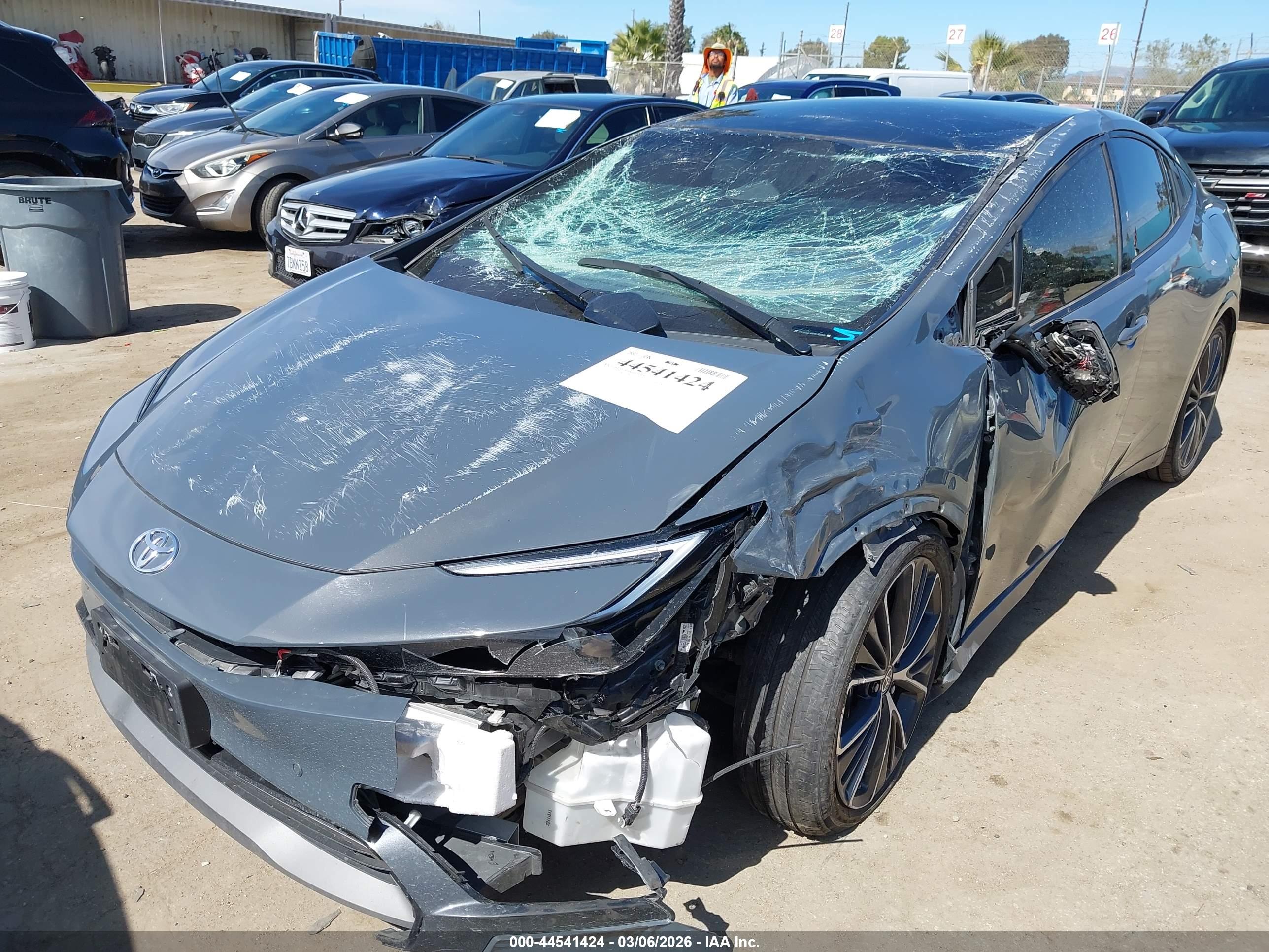 TOYOTA PRIUS image 6