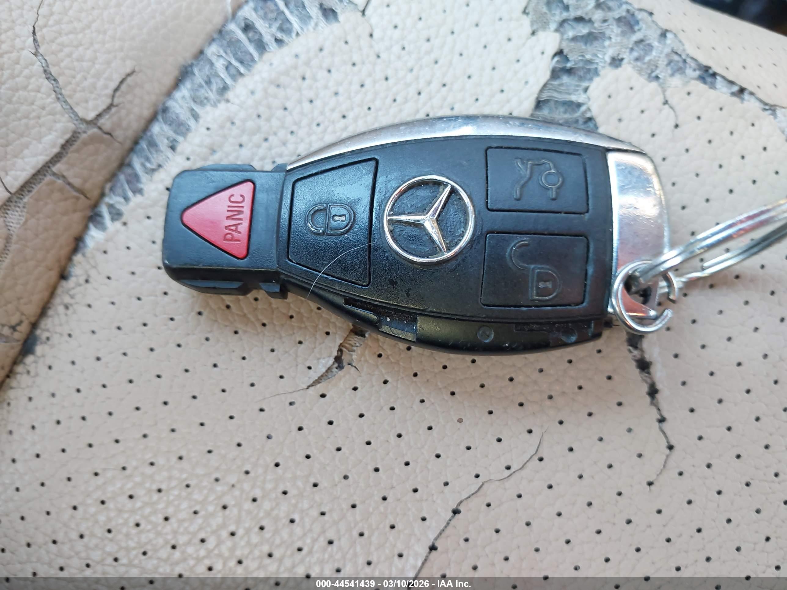 MERCEDES-BENZ E image 11