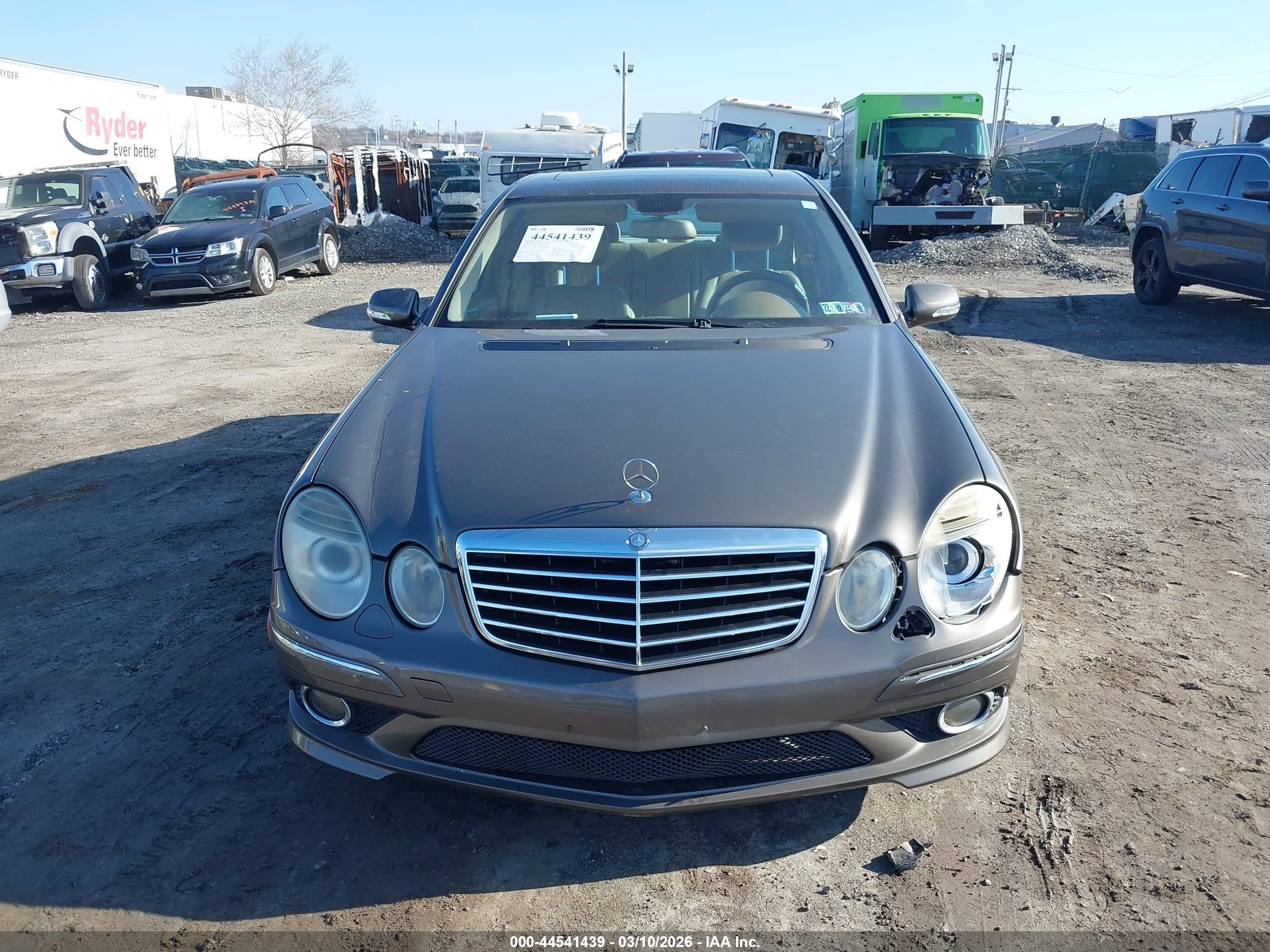 MERCEDES-BENZ E image 6