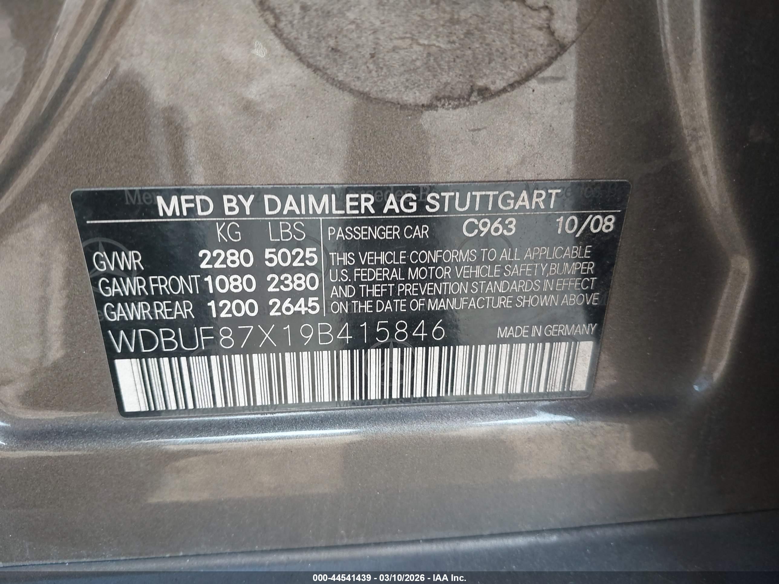 MERCEDES-BENZ E image 9