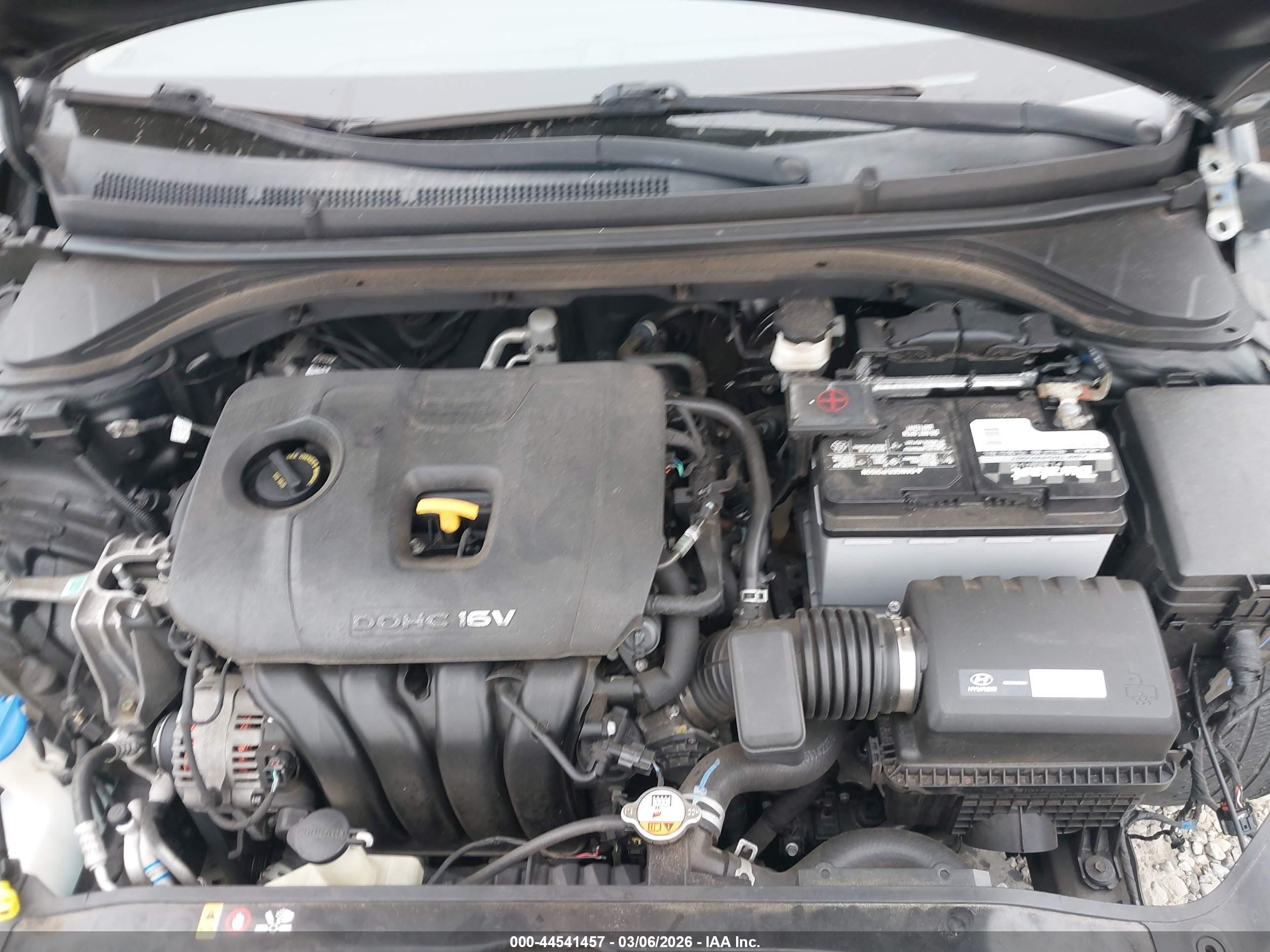 HYUNDAI ELANTRA image 10