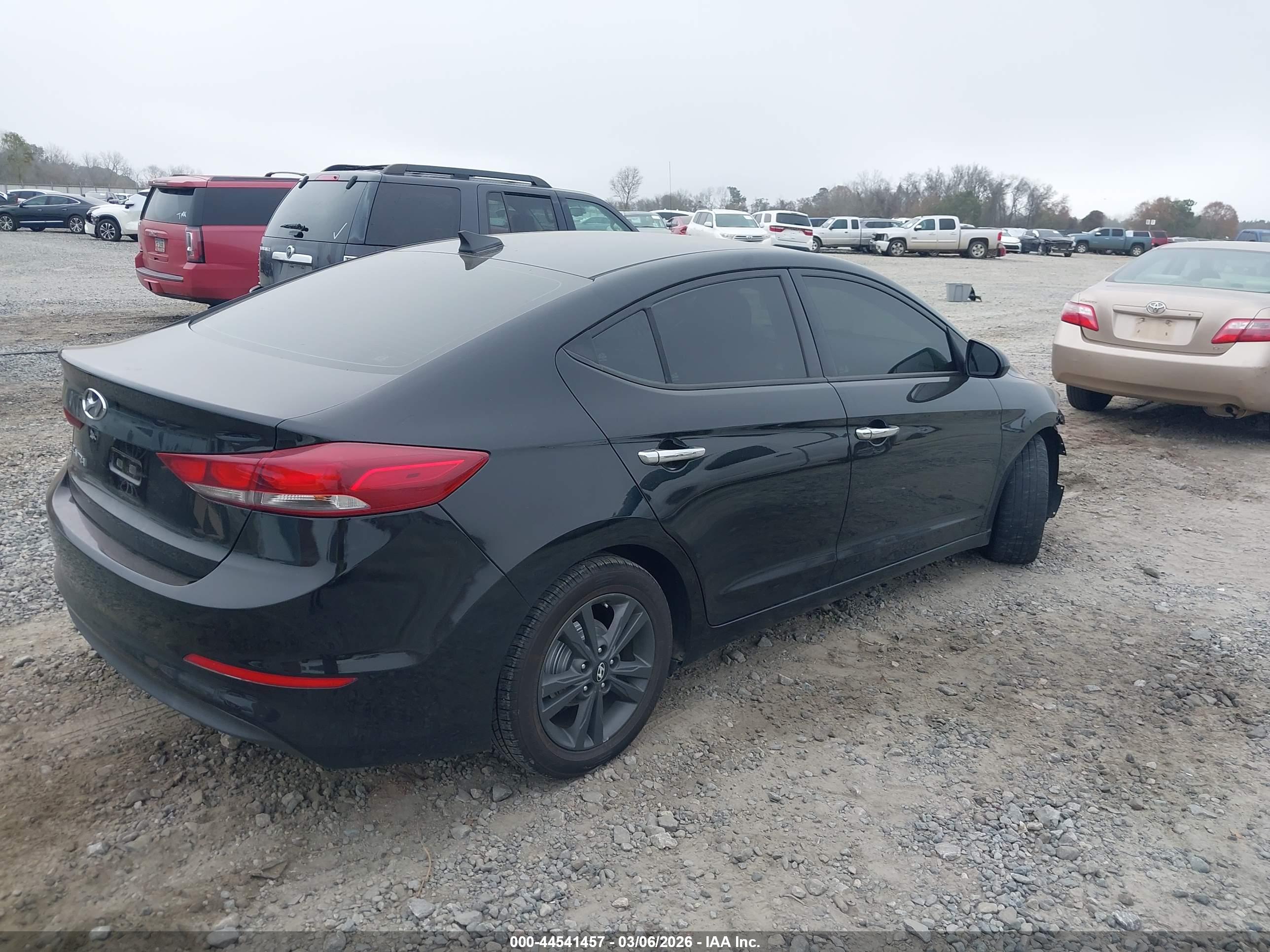 HYUNDAI ELANTRA image 4