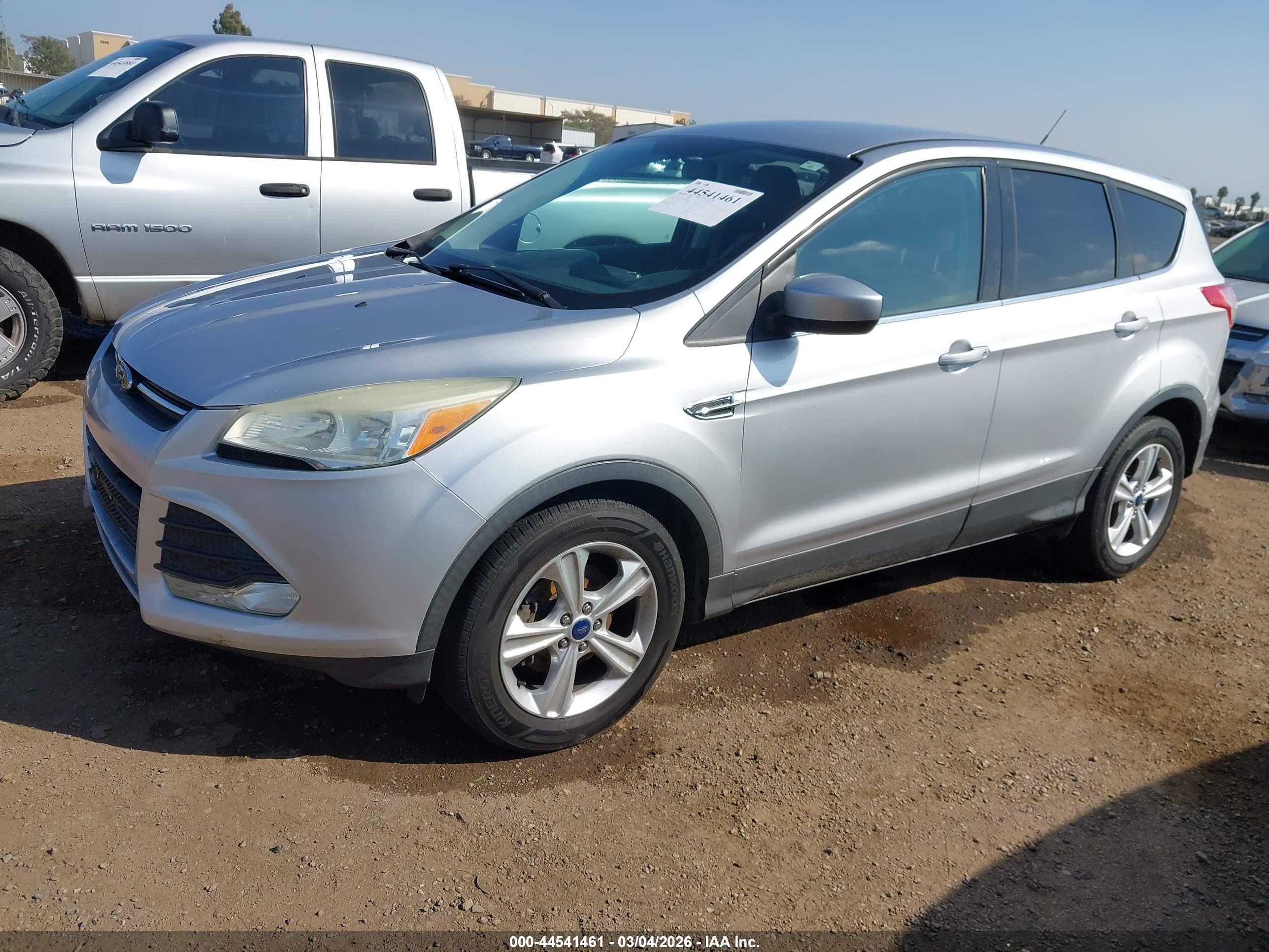 FORD ESCAPE image 2