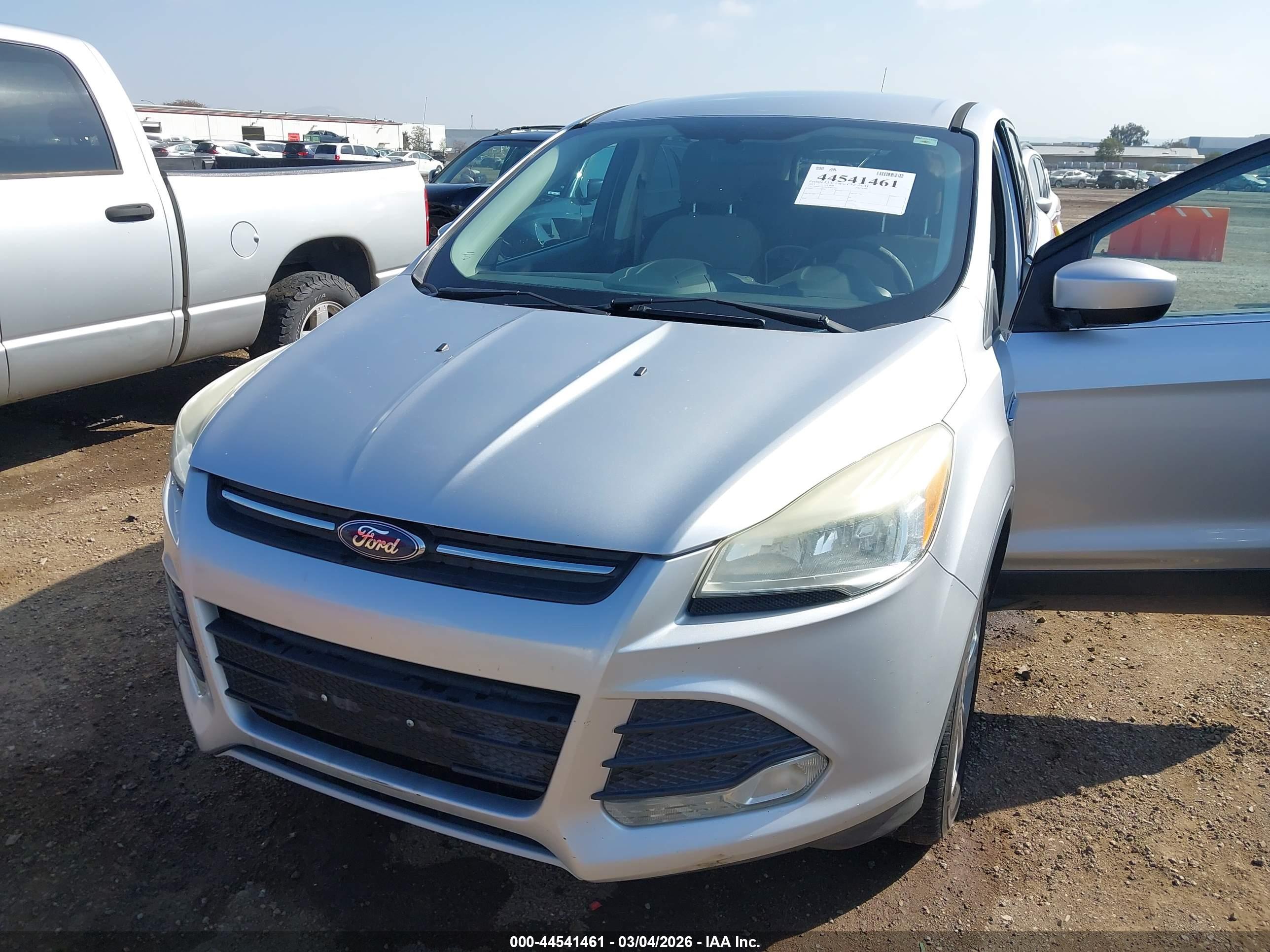 FORD ESCAPE image 6