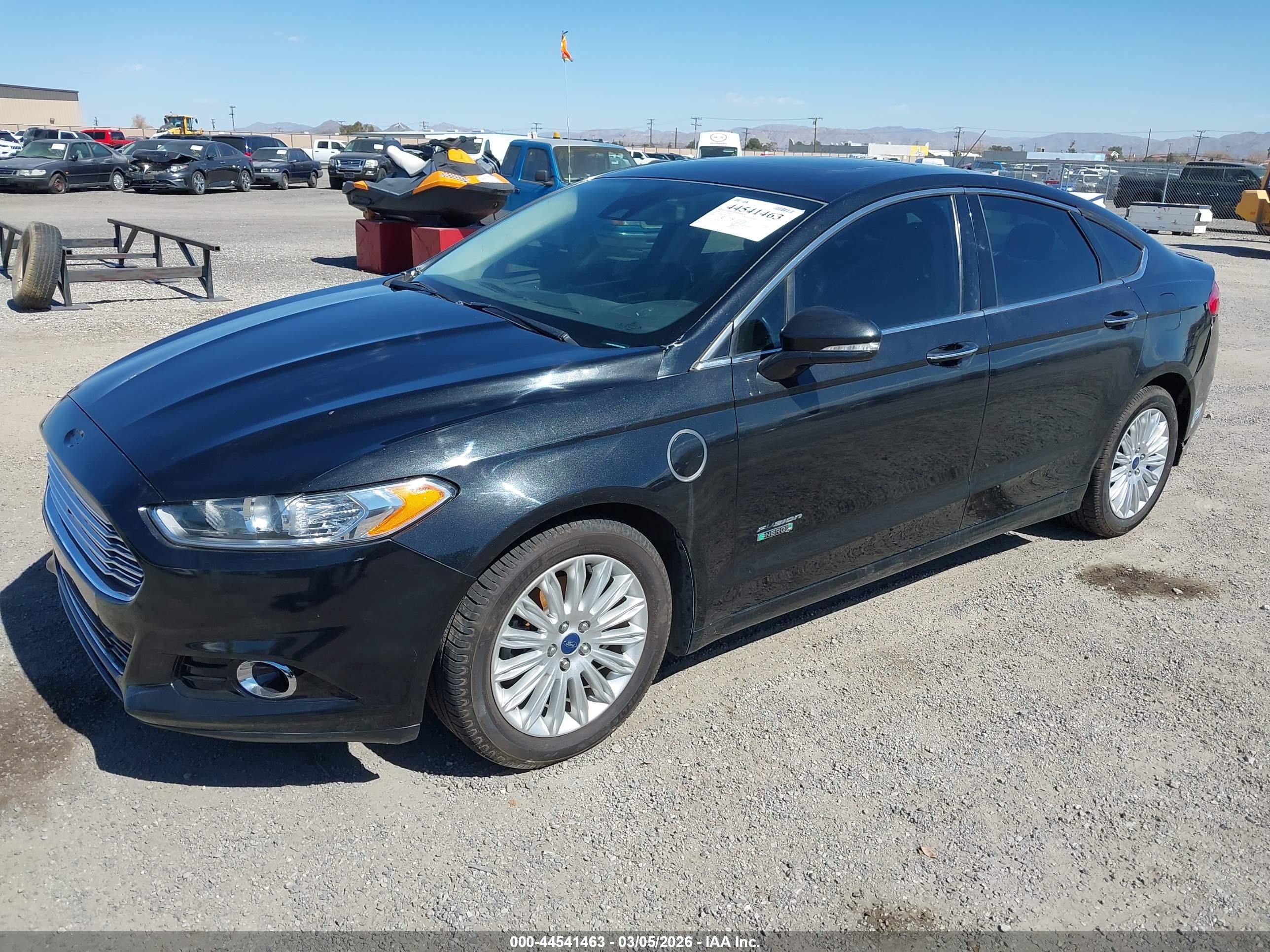 FORD FUSION image 2