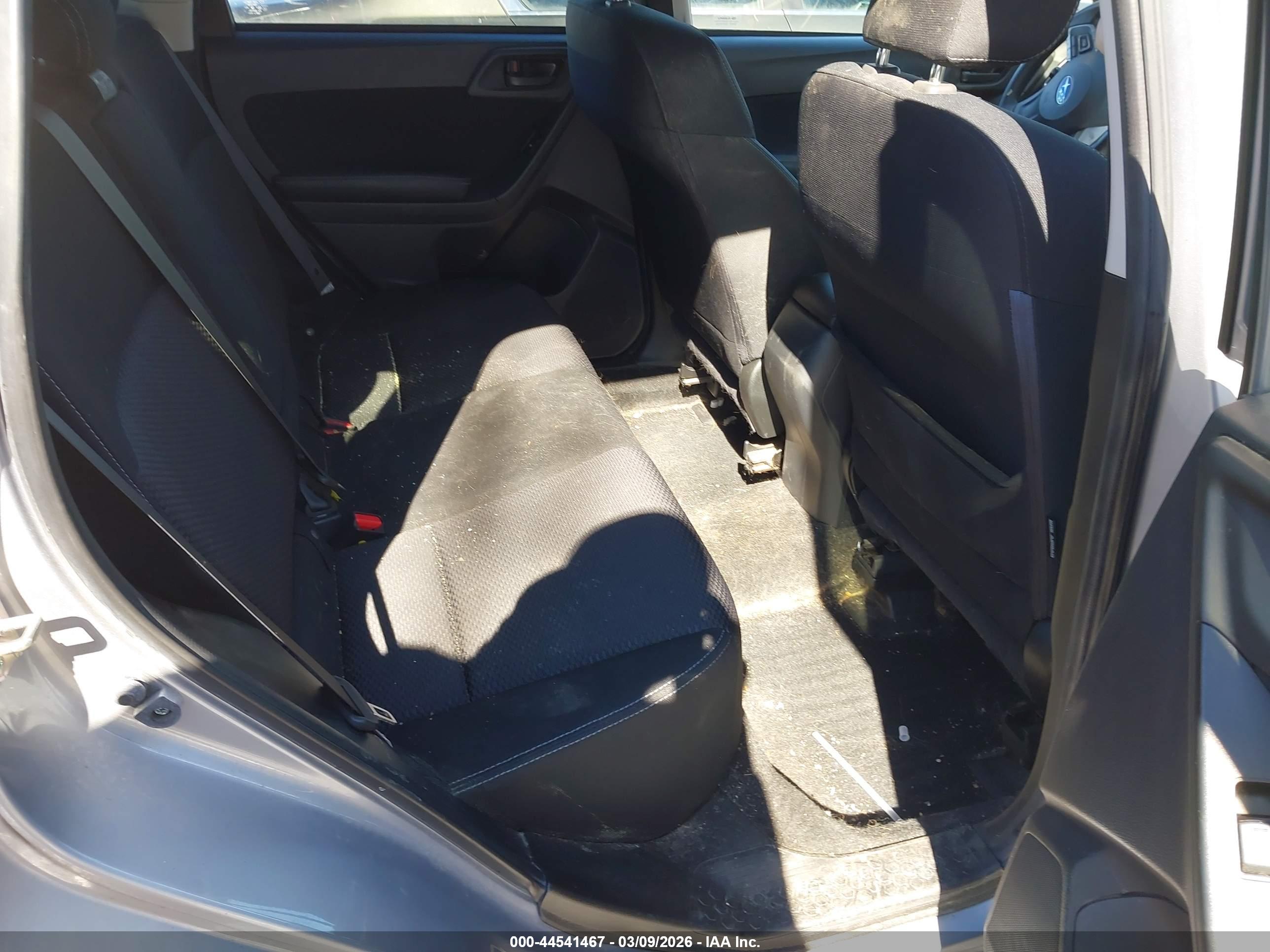 SUBARU FORESTER image 8