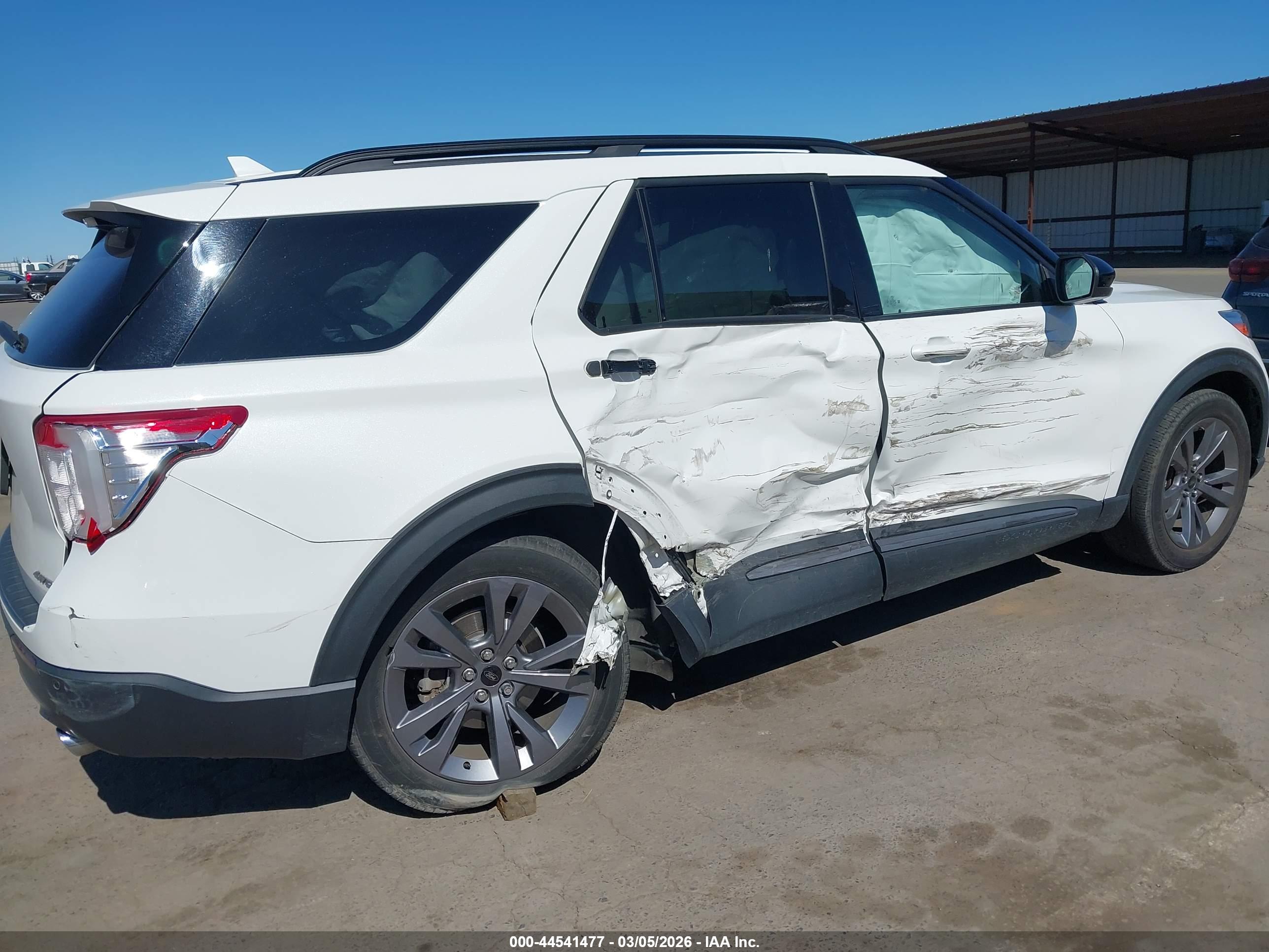 FORD EXPLORER image 6