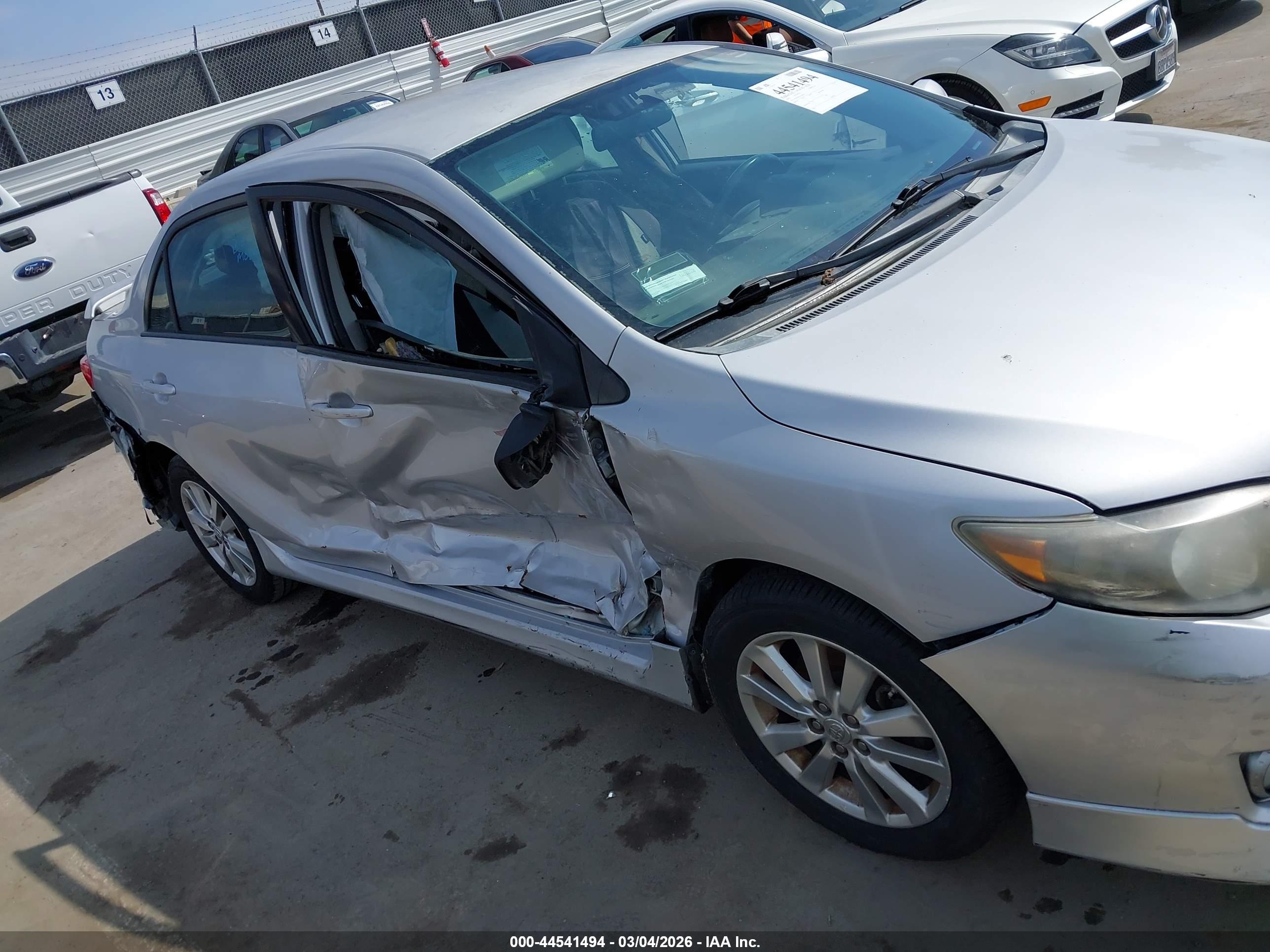 TOYOTA COROLLA image 6