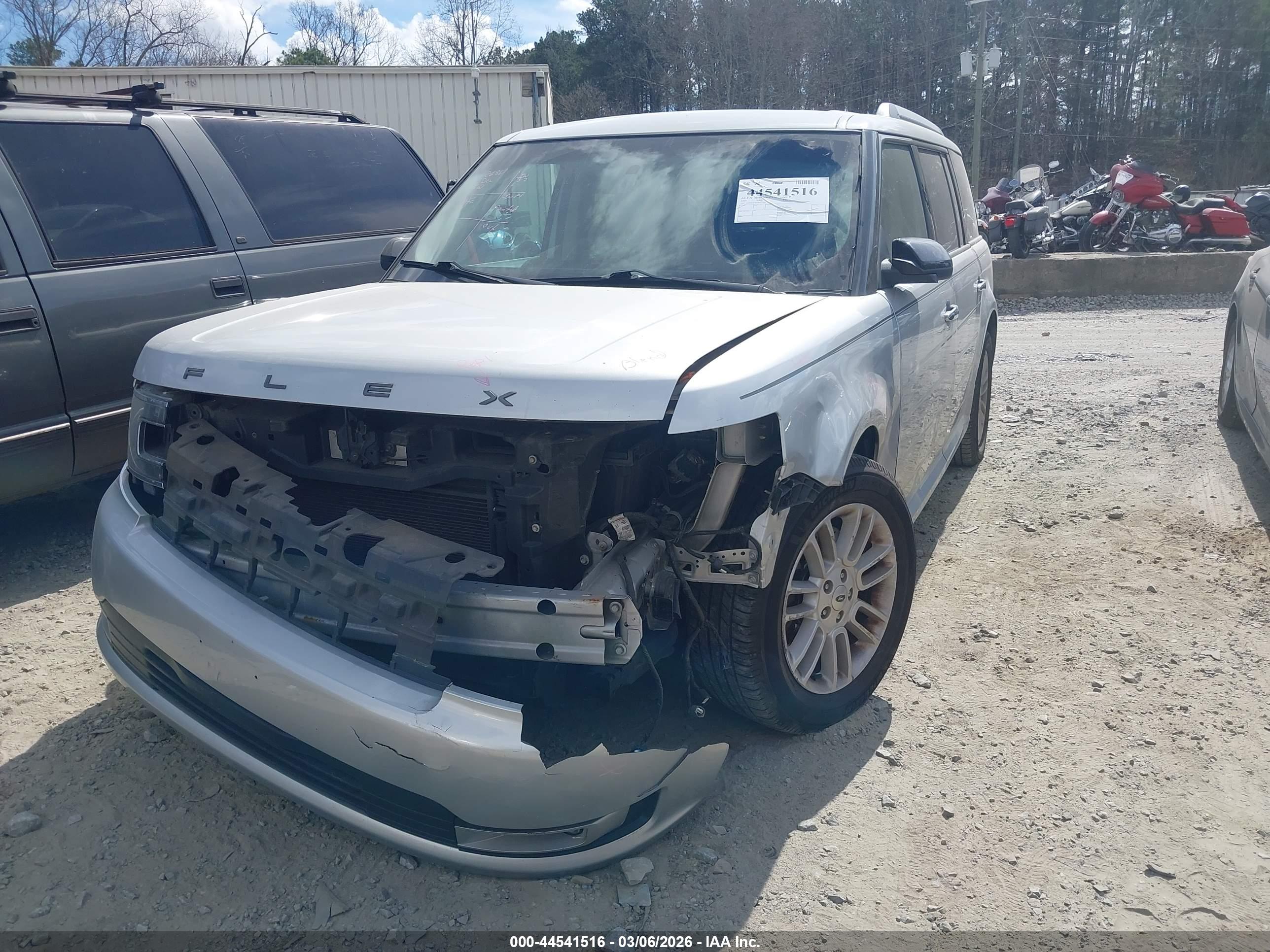 FORD FLEX image 2