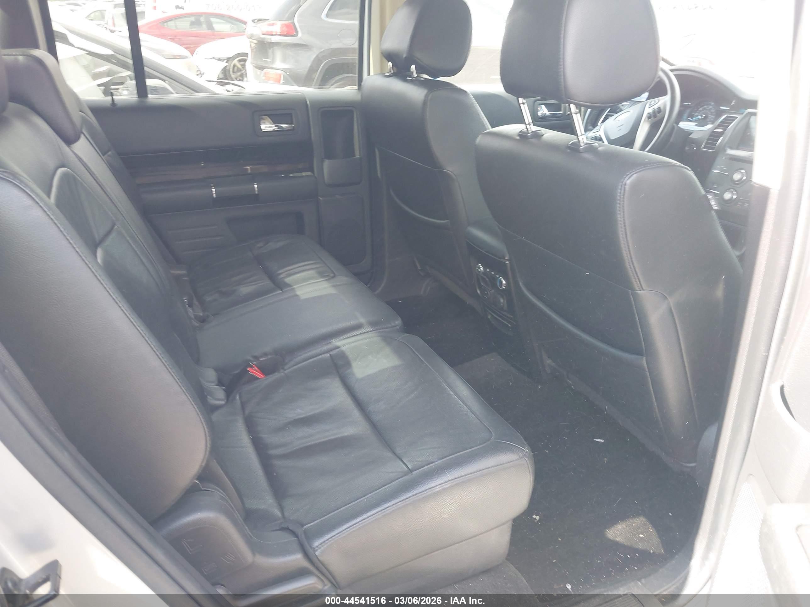 FORD FLEX image 8