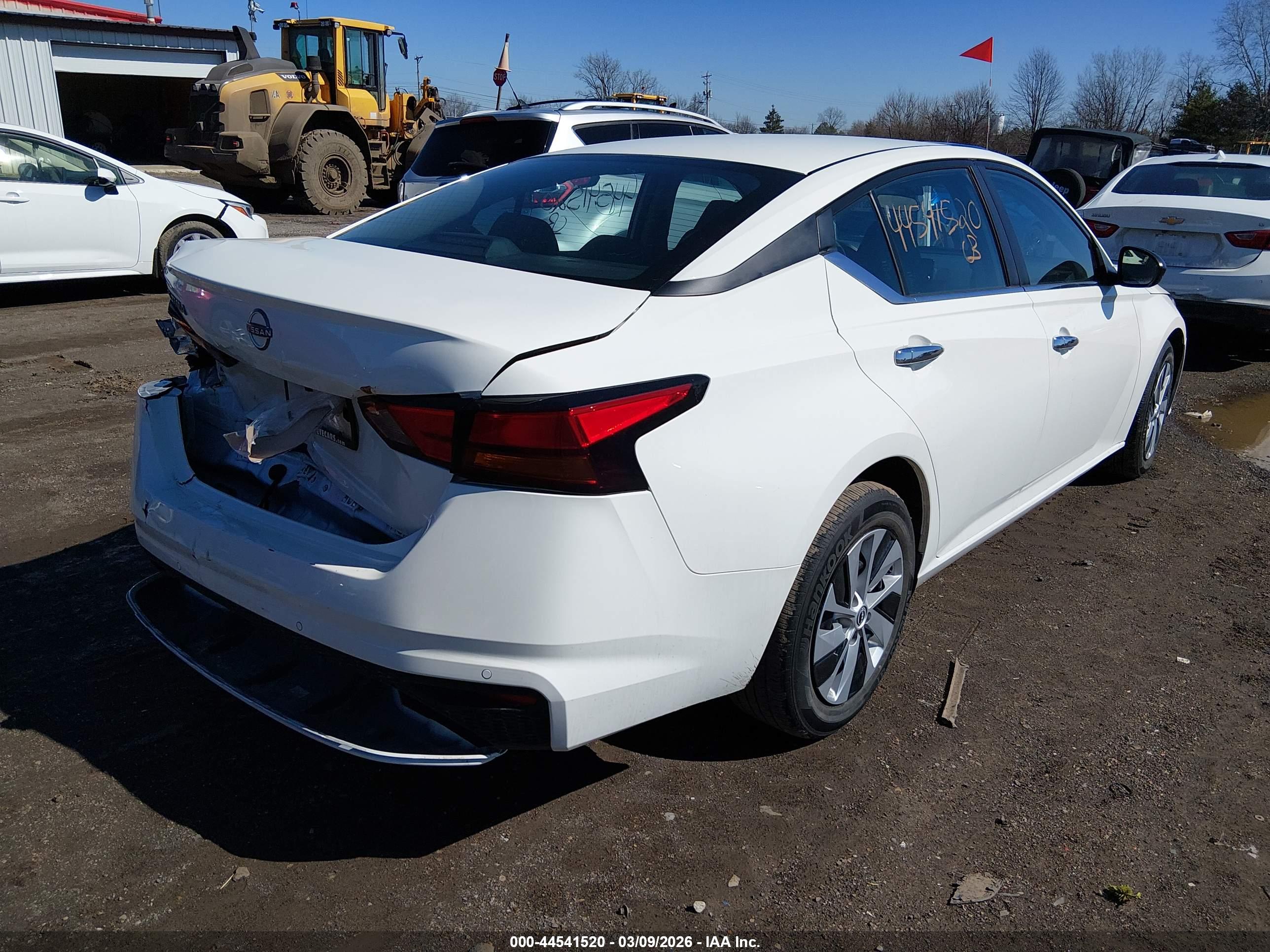NISSAN ALTIMA image 4