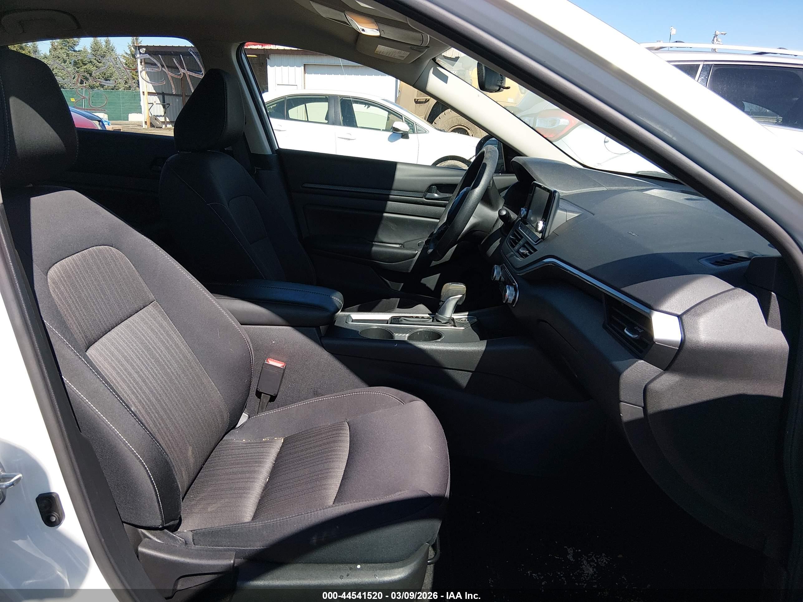 NISSAN ALTIMA image 5