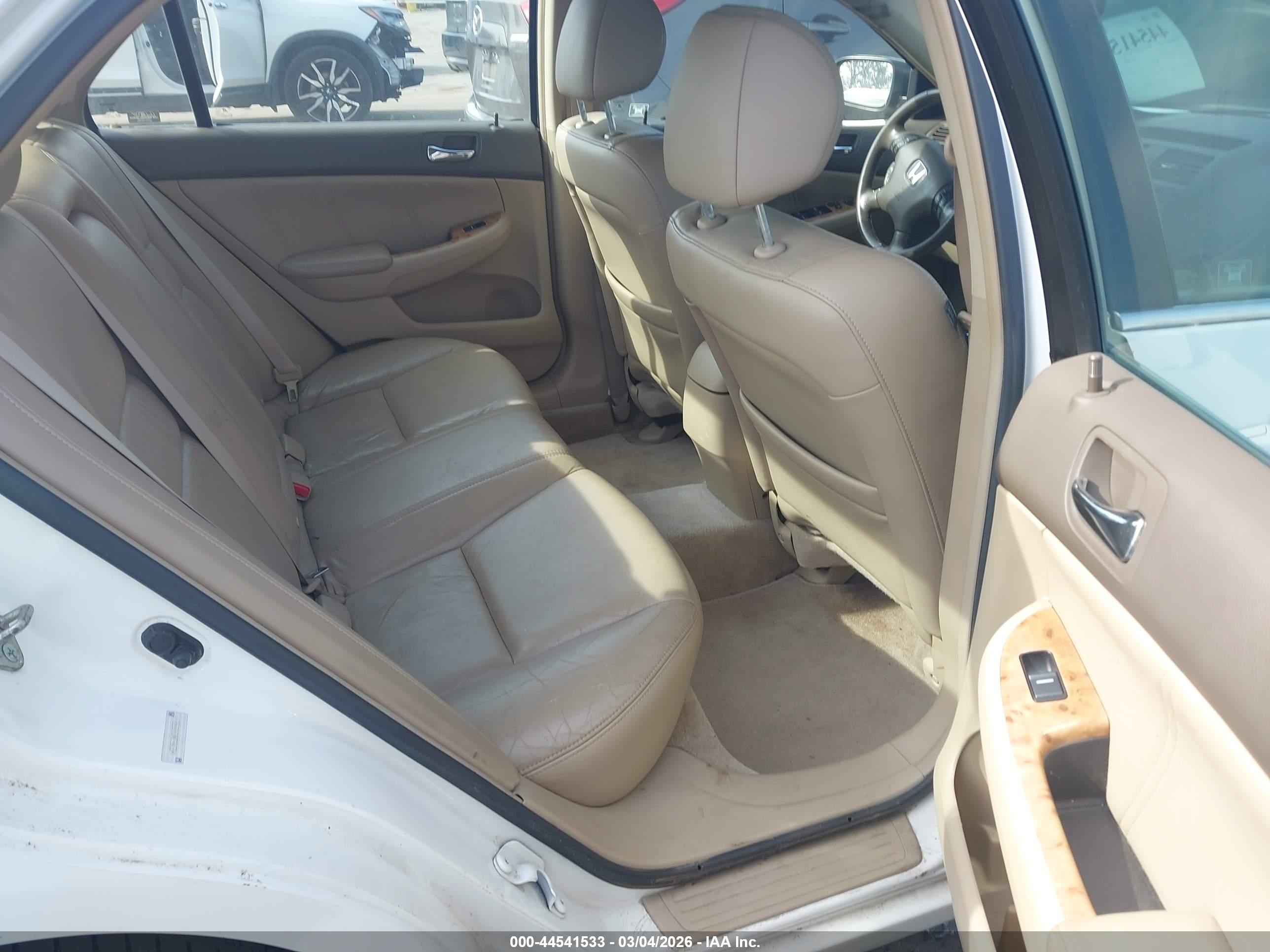 HONDA ACCORD image 8