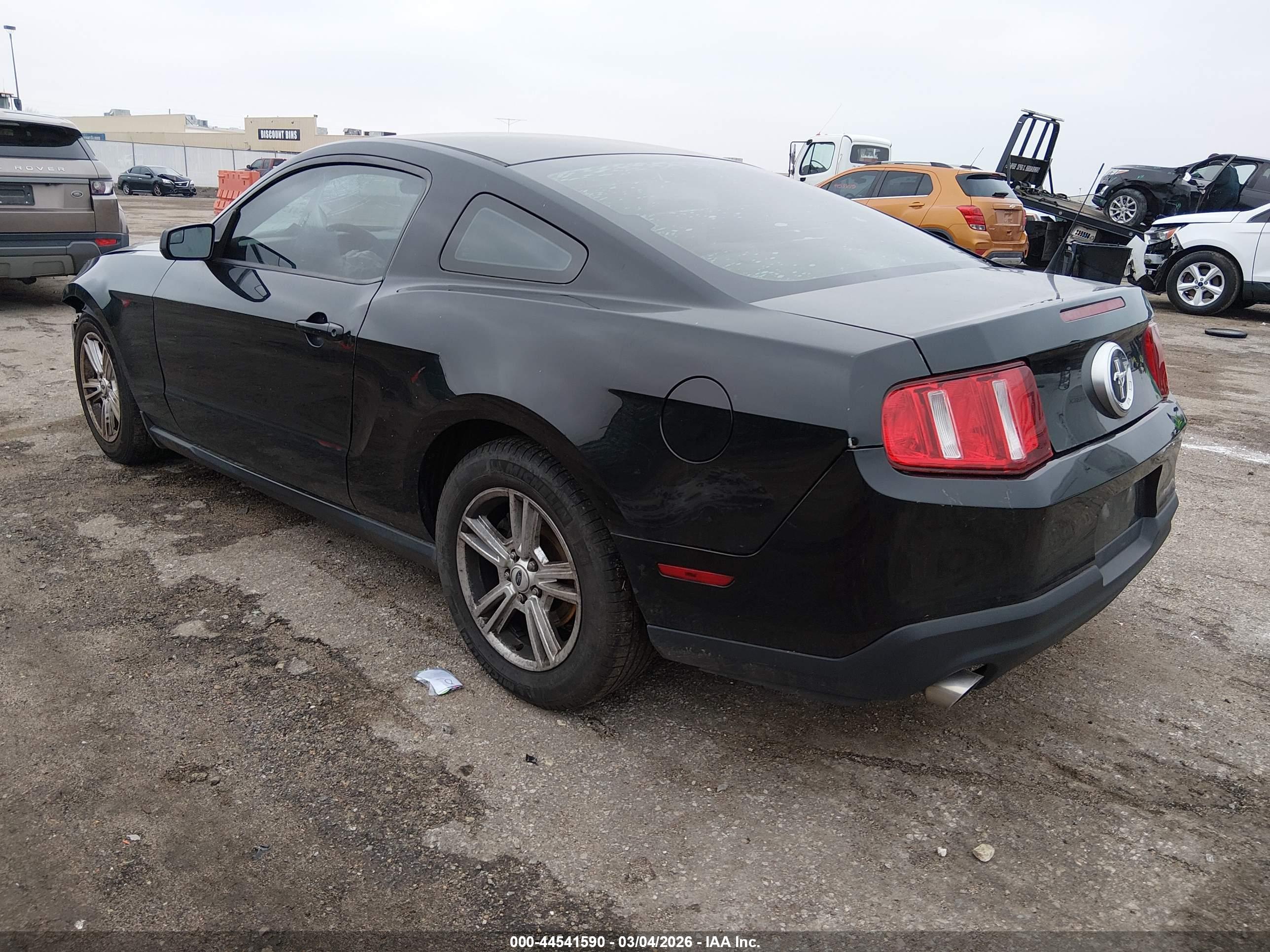 FORD MUSTANG image 3