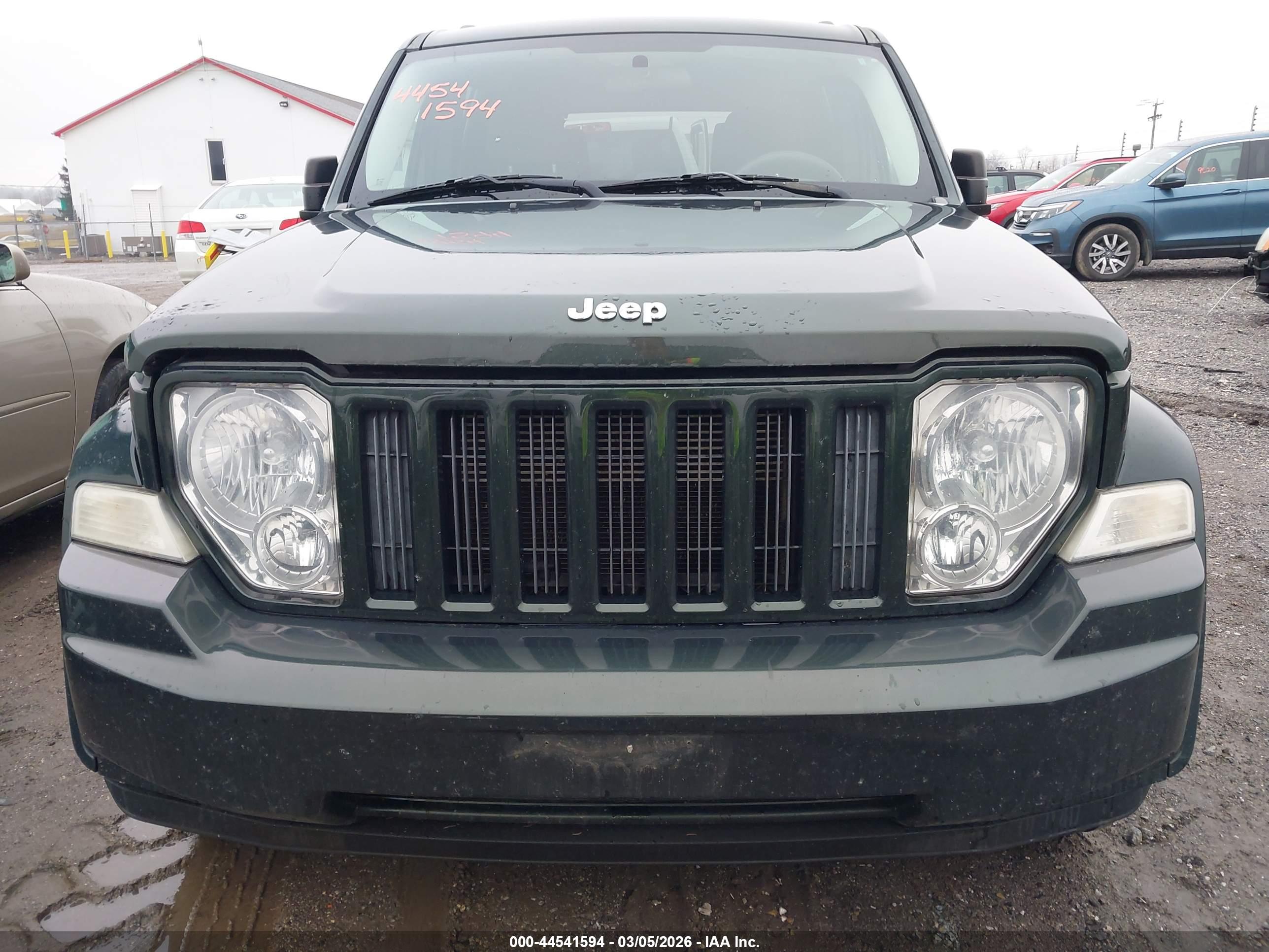JEEP LIBERTY image 6
