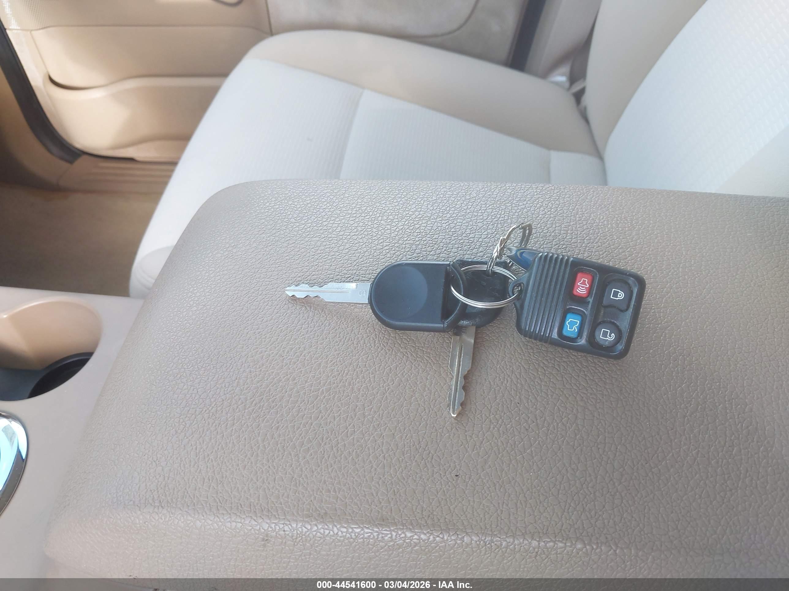 FORD EXPLORER image 11