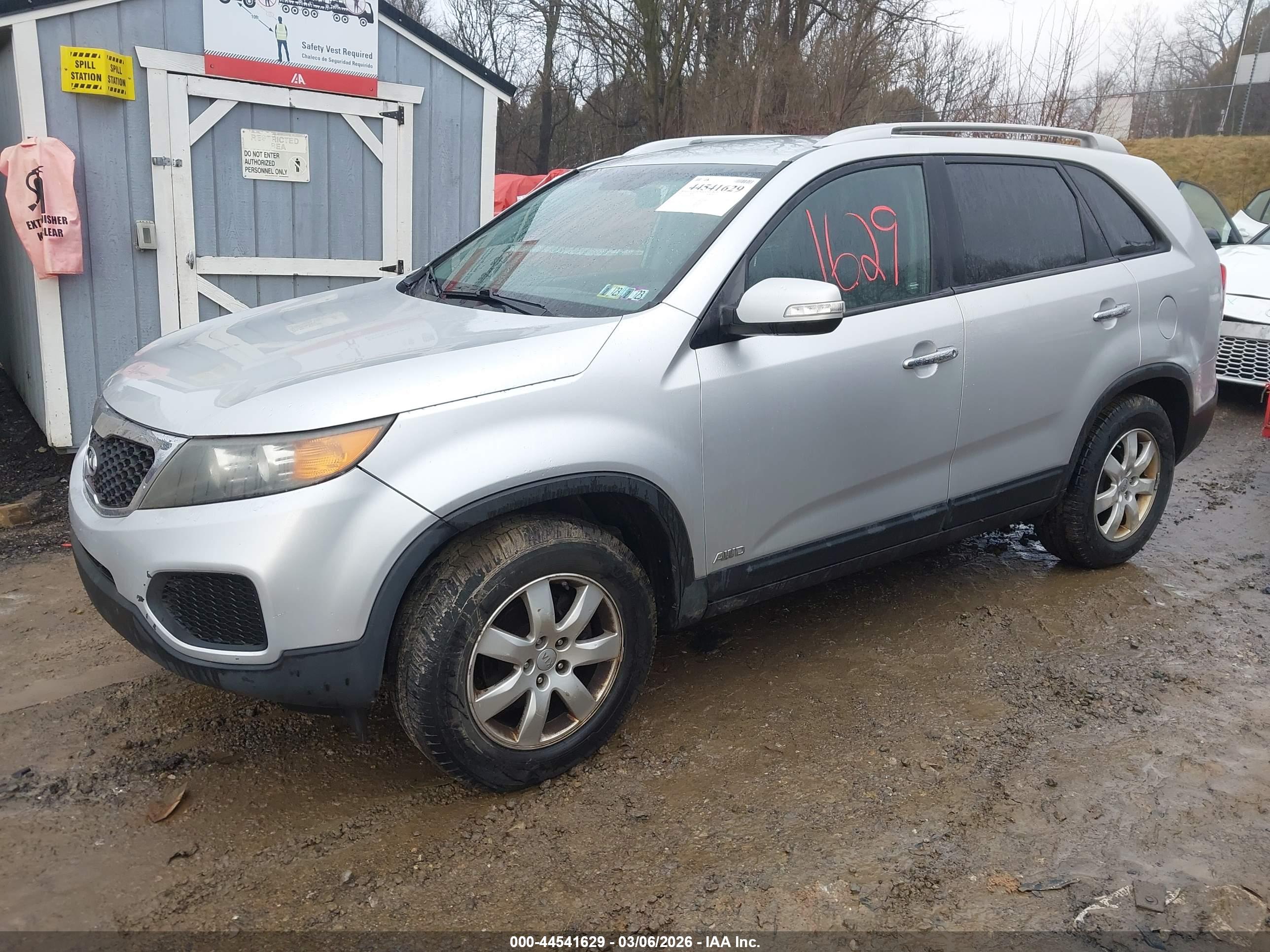 KIA SORENTO image 2