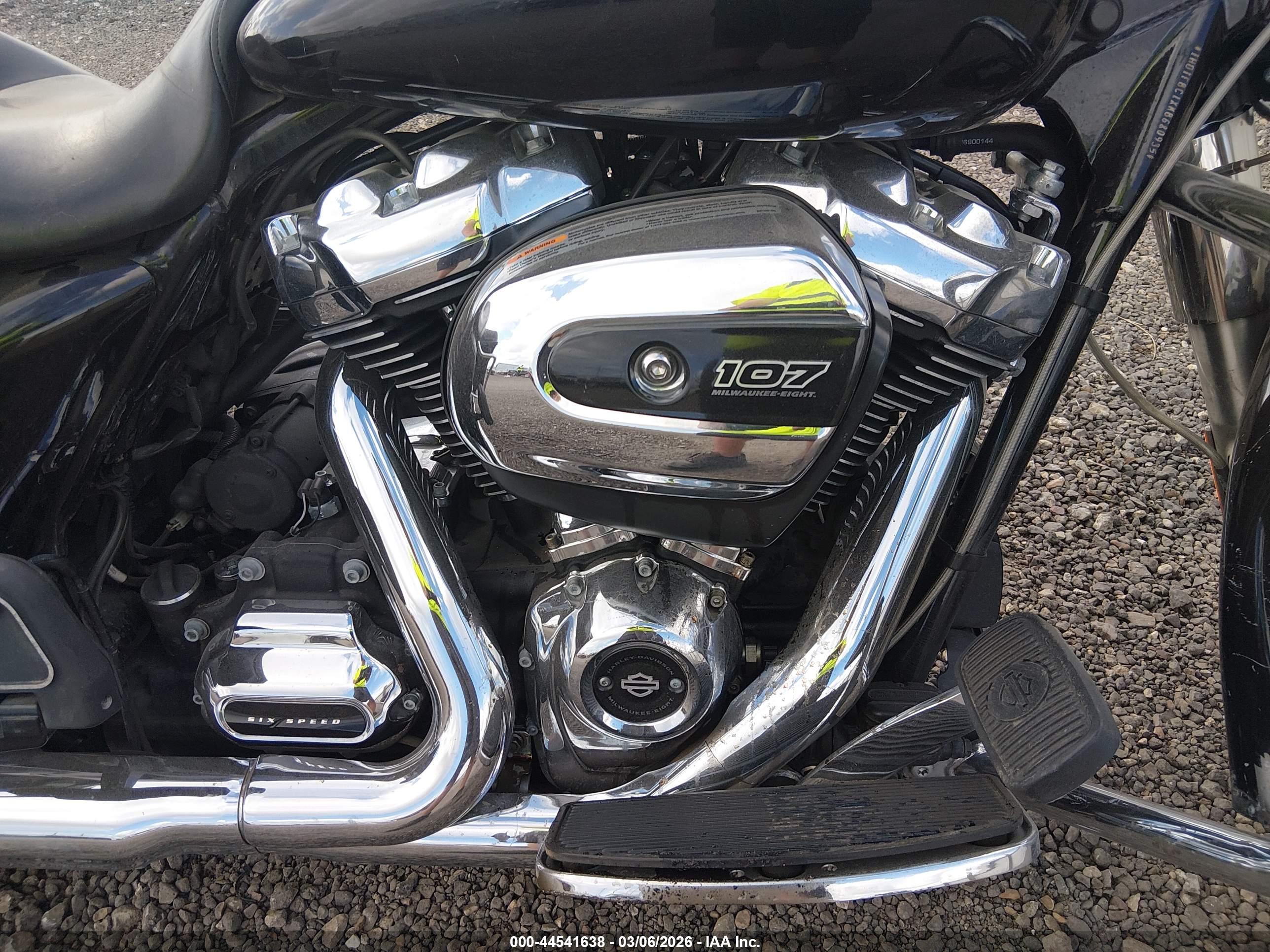 HARLEY-DAVIDSON FLHR image 8
