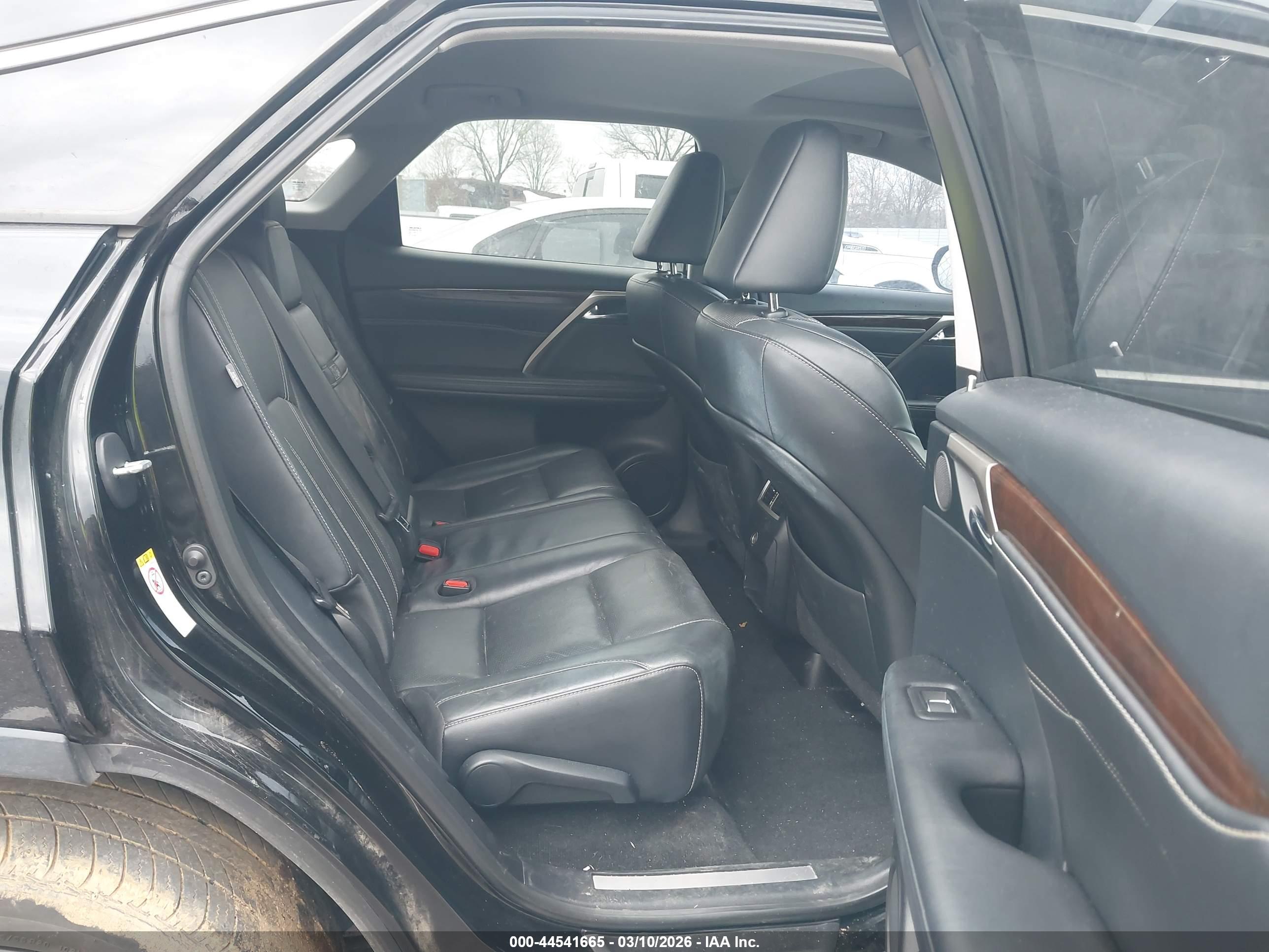 LEXUS RX image 8