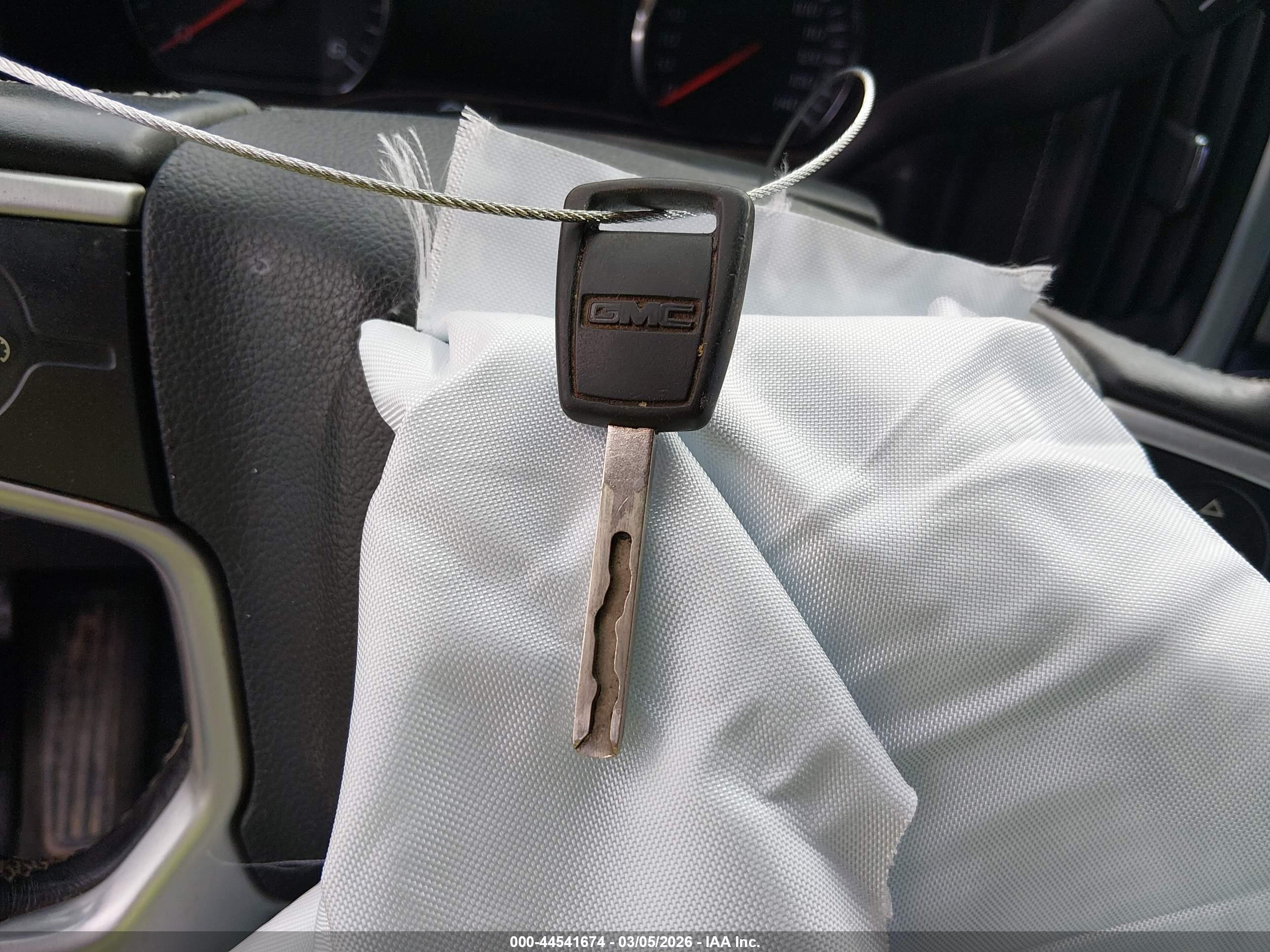 GMC SIERRA image 11