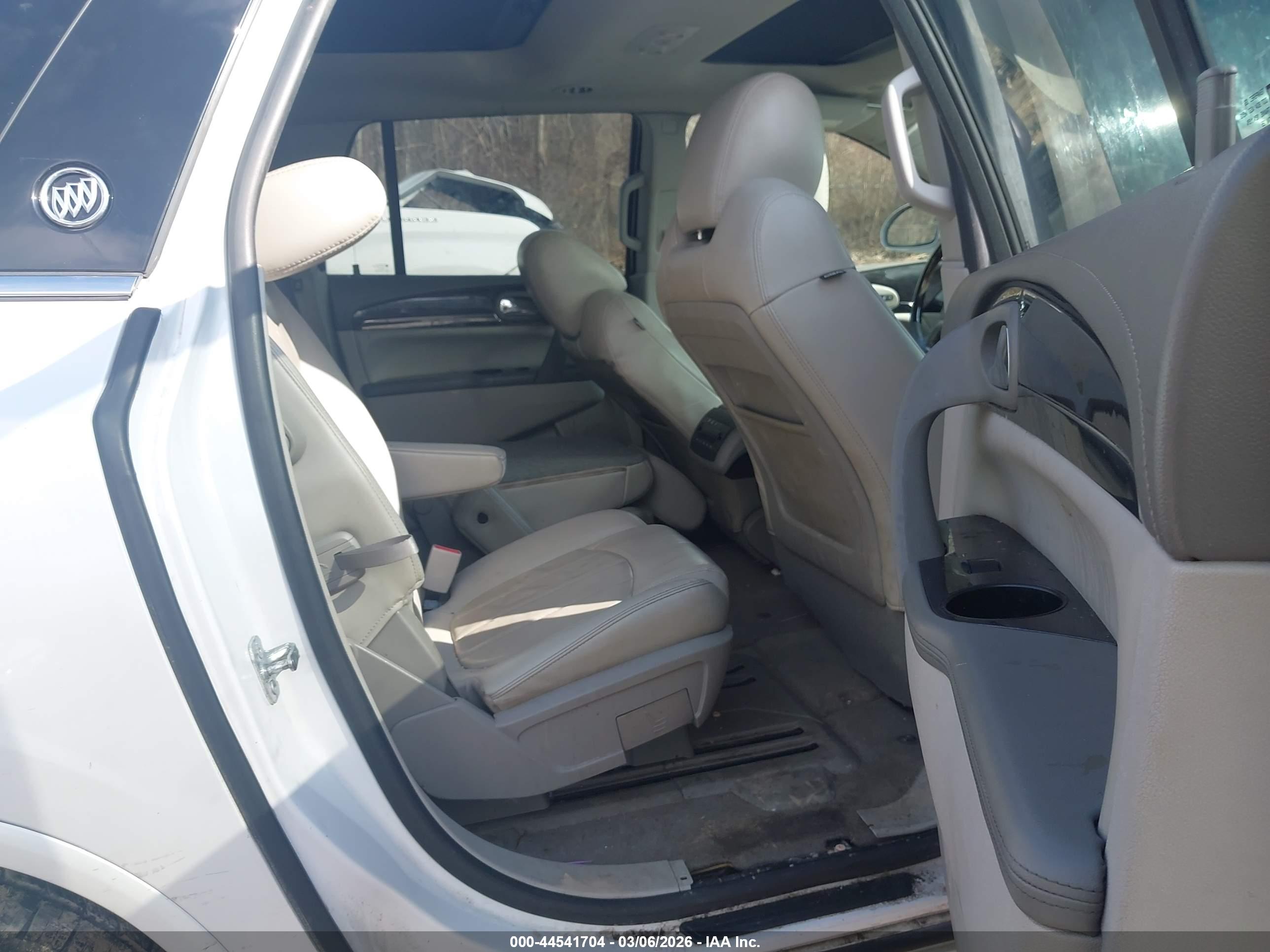 BUICK ENCLAVE image 8