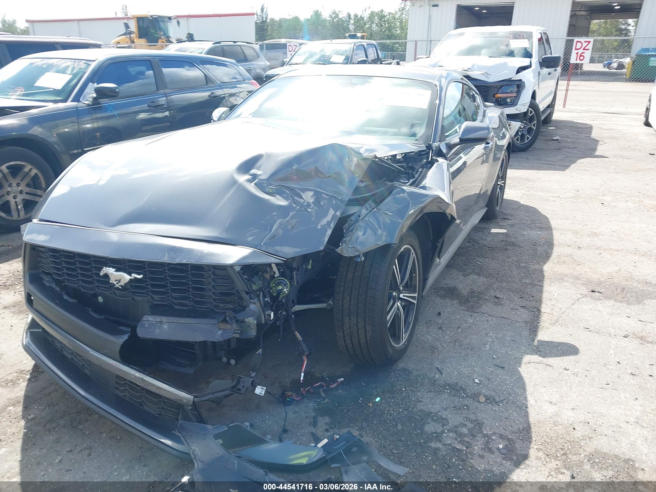 FORD MUSTANG image 6
