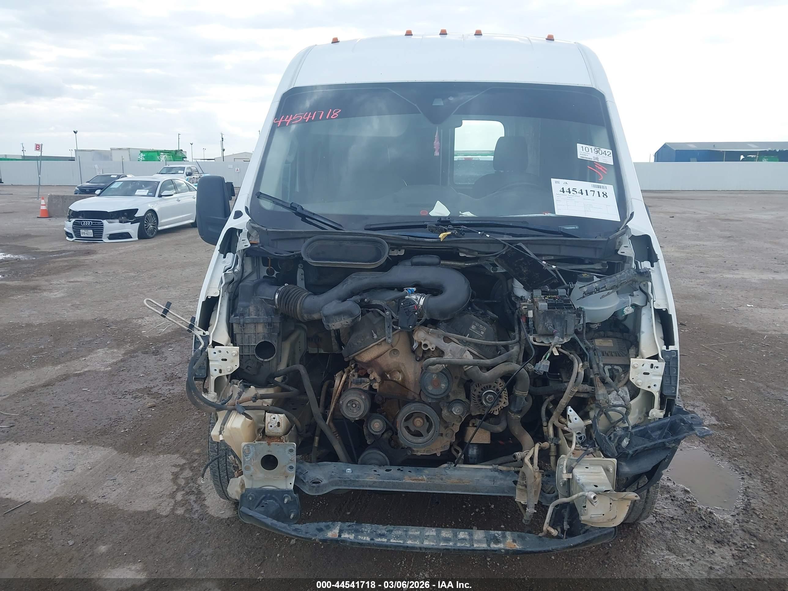 FORD TRANSIT-250 image 10
