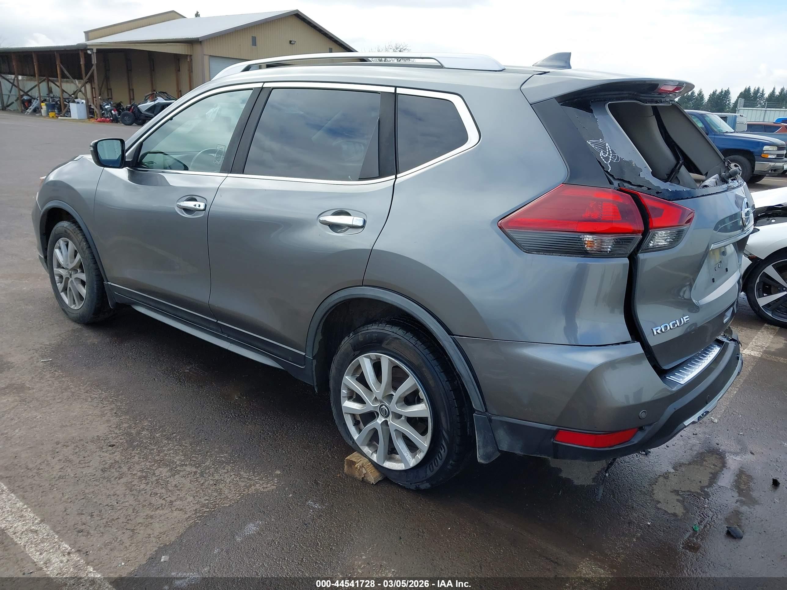 NISSAN ROGUE image 3