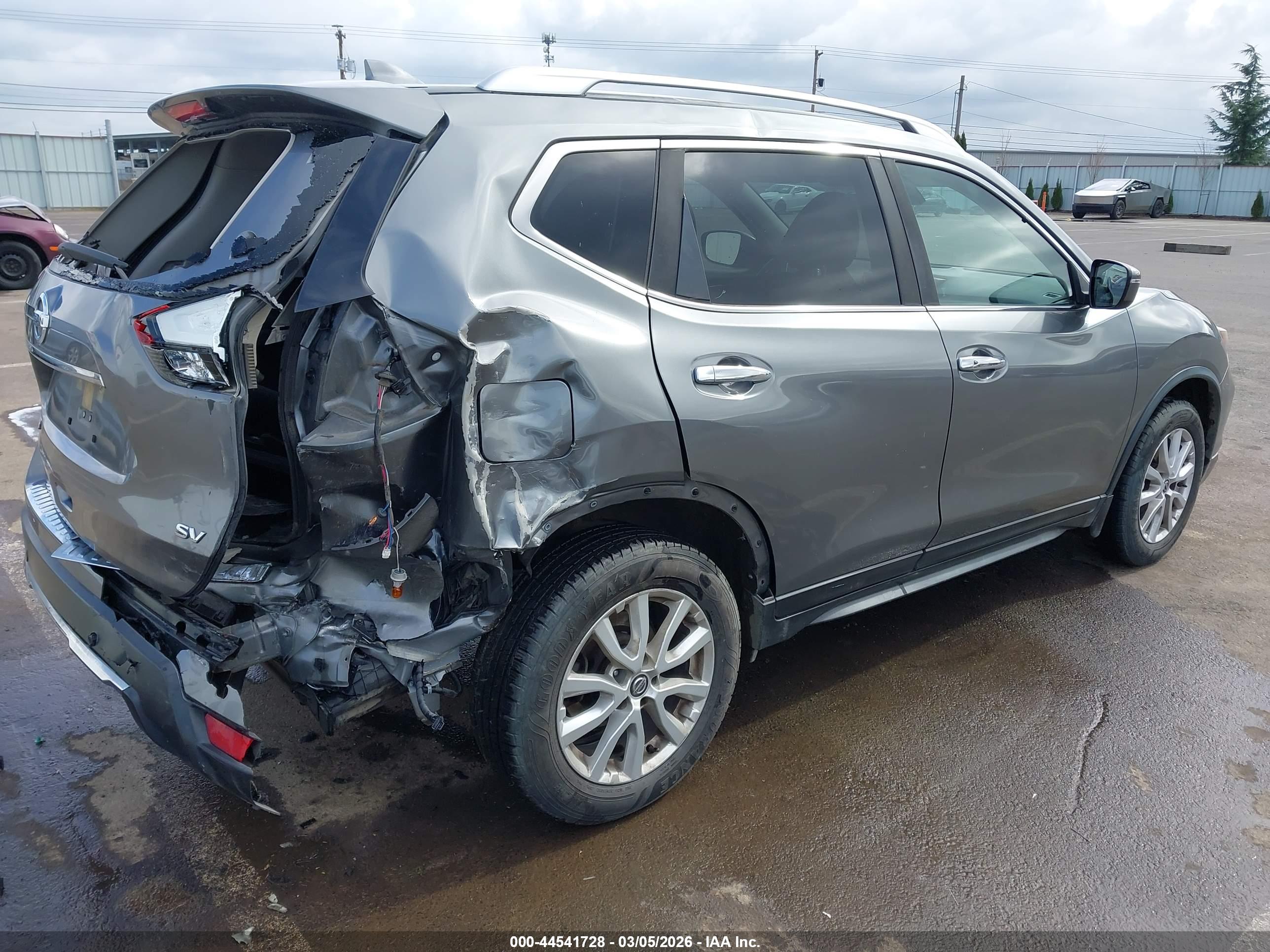 NISSAN ROGUE image 4