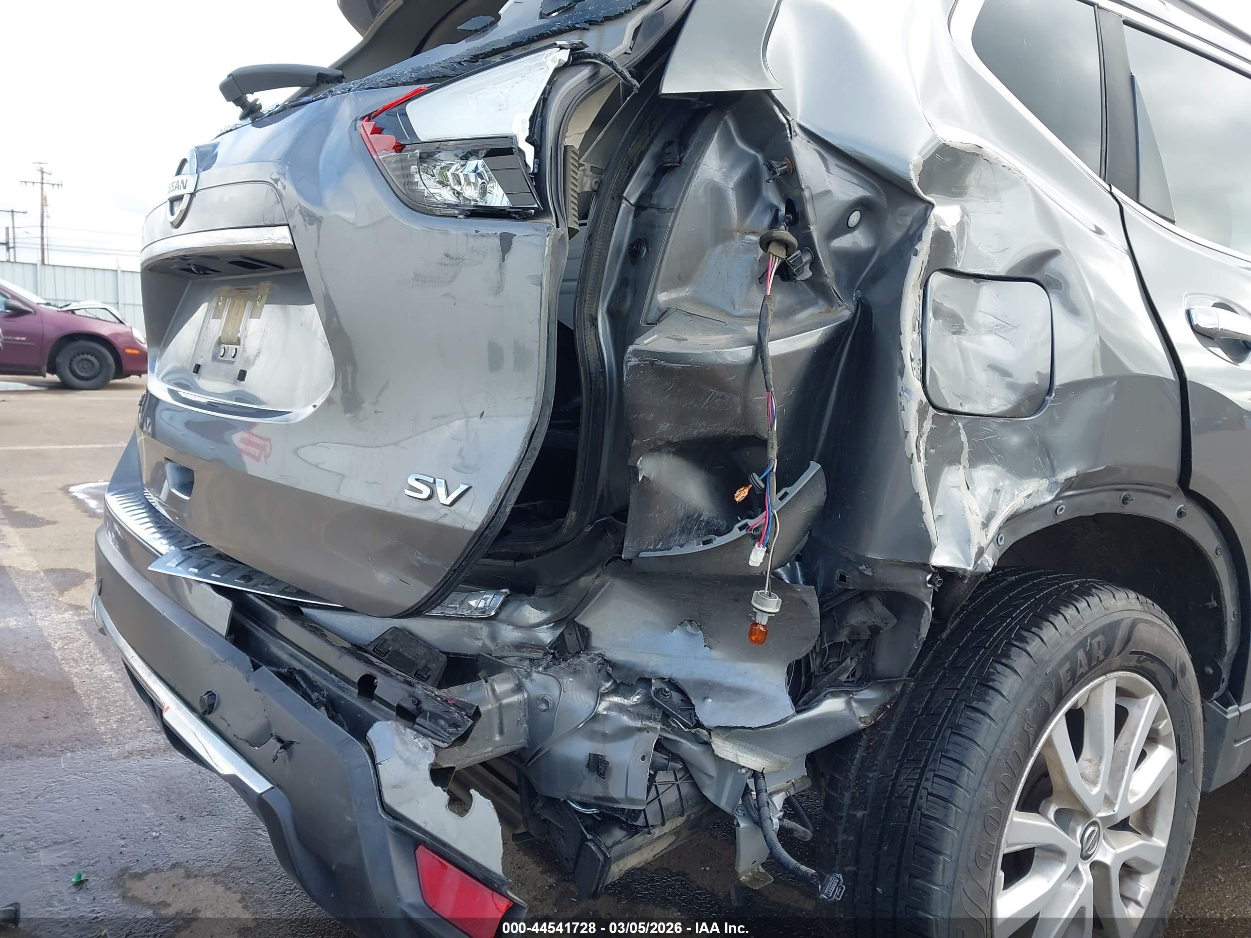 NISSAN ROGUE image 6