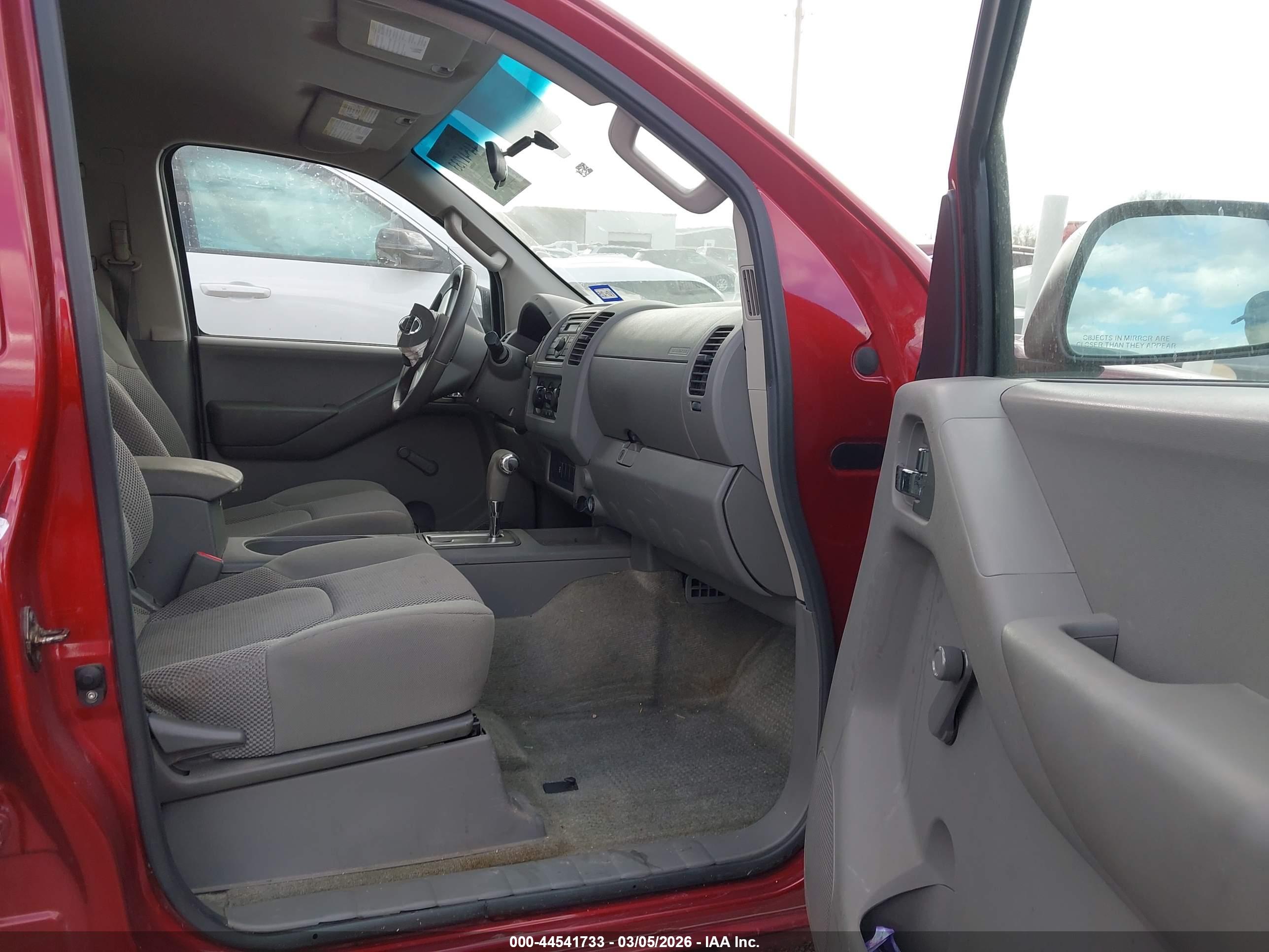 NISSAN FRONTIER image 5