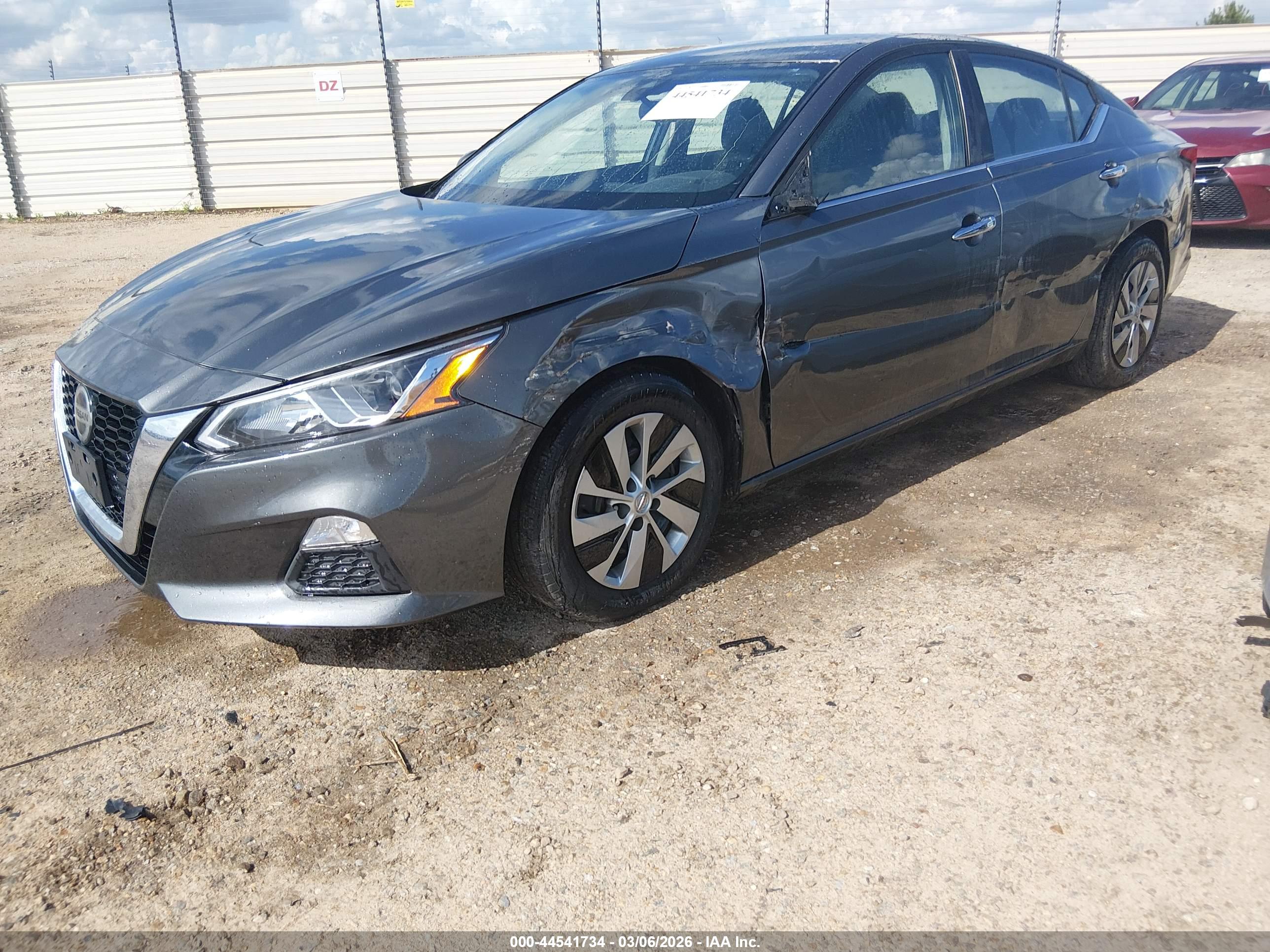 NISSAN ALTIMA image 2
